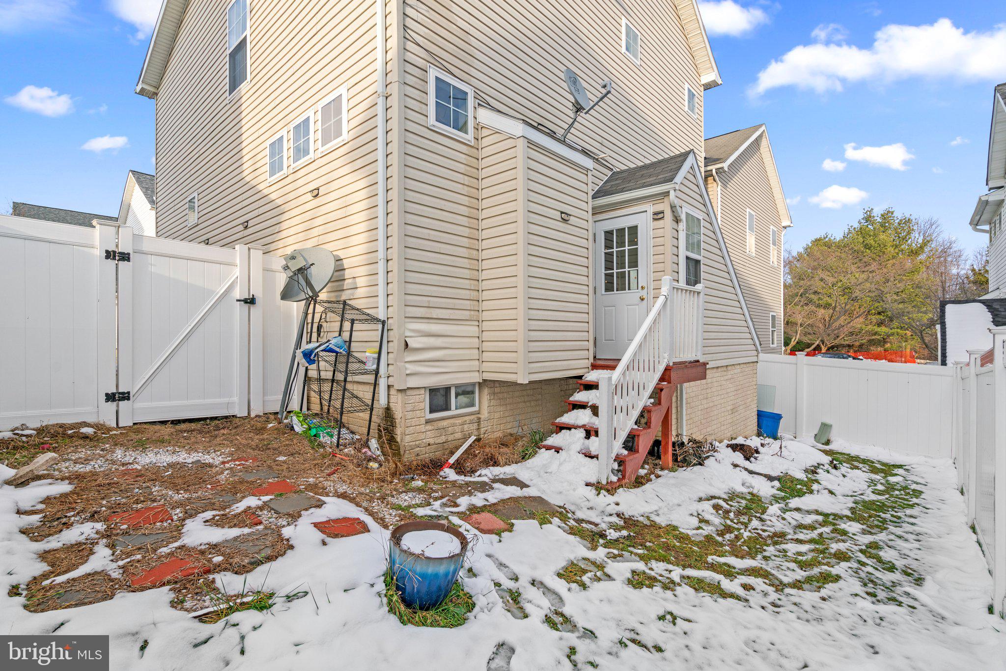 NEW COLONY VILLAGE - Residential