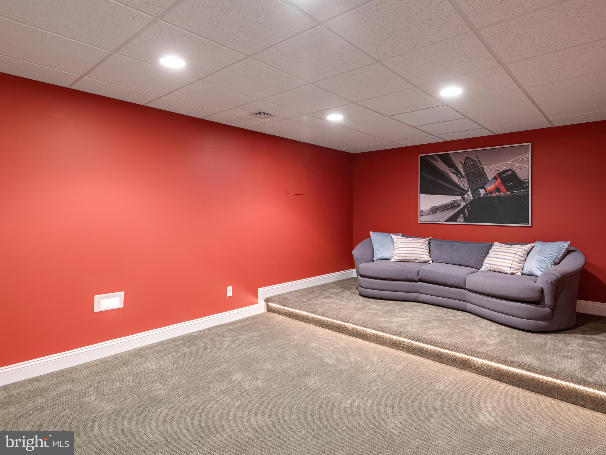 VALLEY FORGE WOODS - Residential