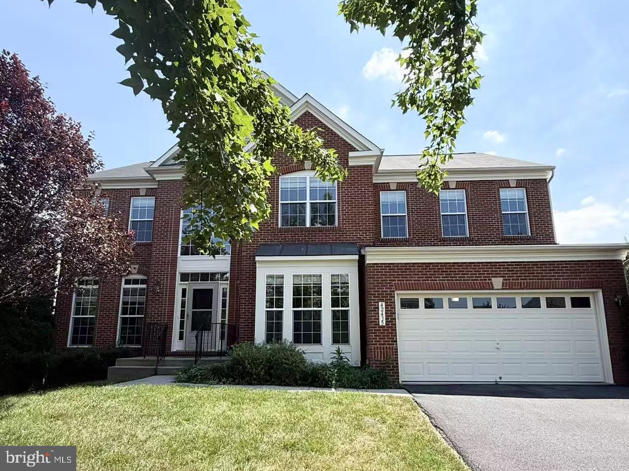 Stunning 1,370 Sq Ft Walkout Basement with Private Entrance & Full Amenities
Discover this beautifully finished walkout basement offering 1,370 square feet of comfortable and functional living space in a highly desirable neighborhood. The spacious layout includes a full kitchen with refrigerator, ample cabinetry, and select furnishings and kitchenware for added convenience. You’ll also enjoy a spacious and beautifully appointed living room, a private bedroom, a full bathroom, and two generous closets offering excellent storage.
Additional features include a private entrance, in-unit washer and dryer, and an abundance of natural light throughout. Conveniently located near StoneSprings Hospital Center and Route 50, and just minutes from Dulles International Airport (IAD) and the Metro, this space offers the perfect blend of comfort, privacy, and an unbeatable location.
Rent includes all utilities, electricity, water, gas, Wi-Fi, as well as garbage and recycling pickup, providing added convenience and value.