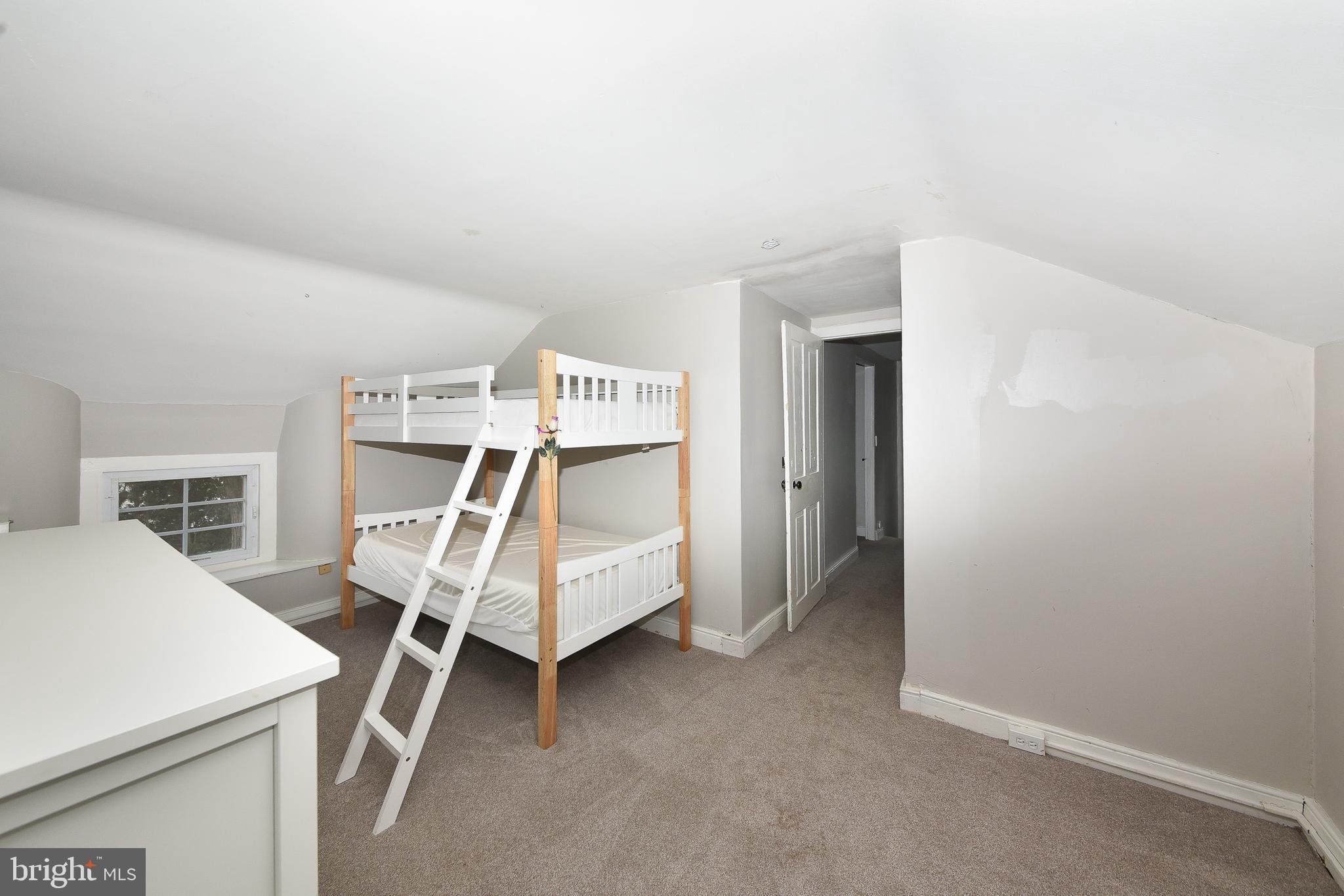 NESHAMINY HILLS - Residential
