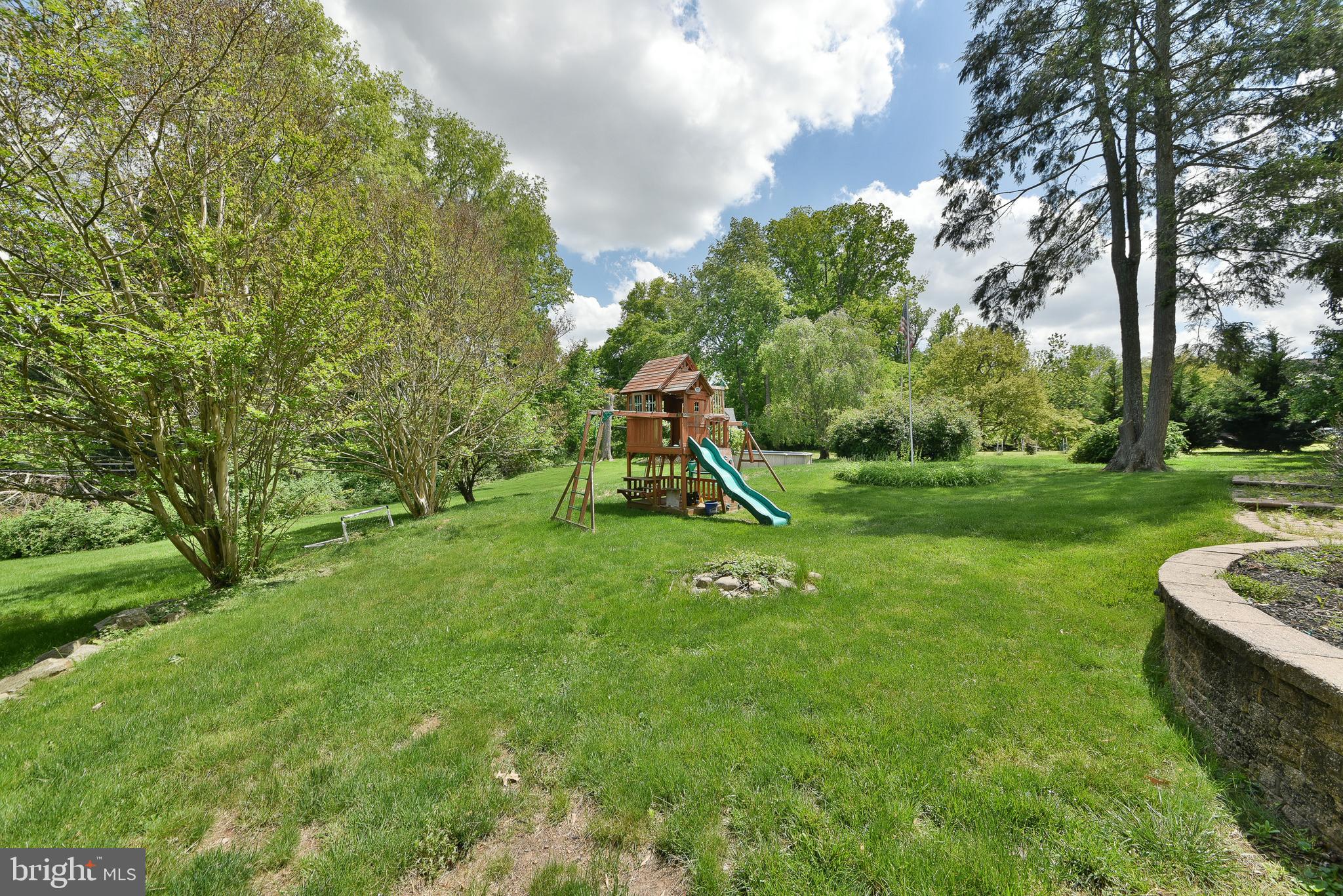 NESHAMINY HILLS - Residential