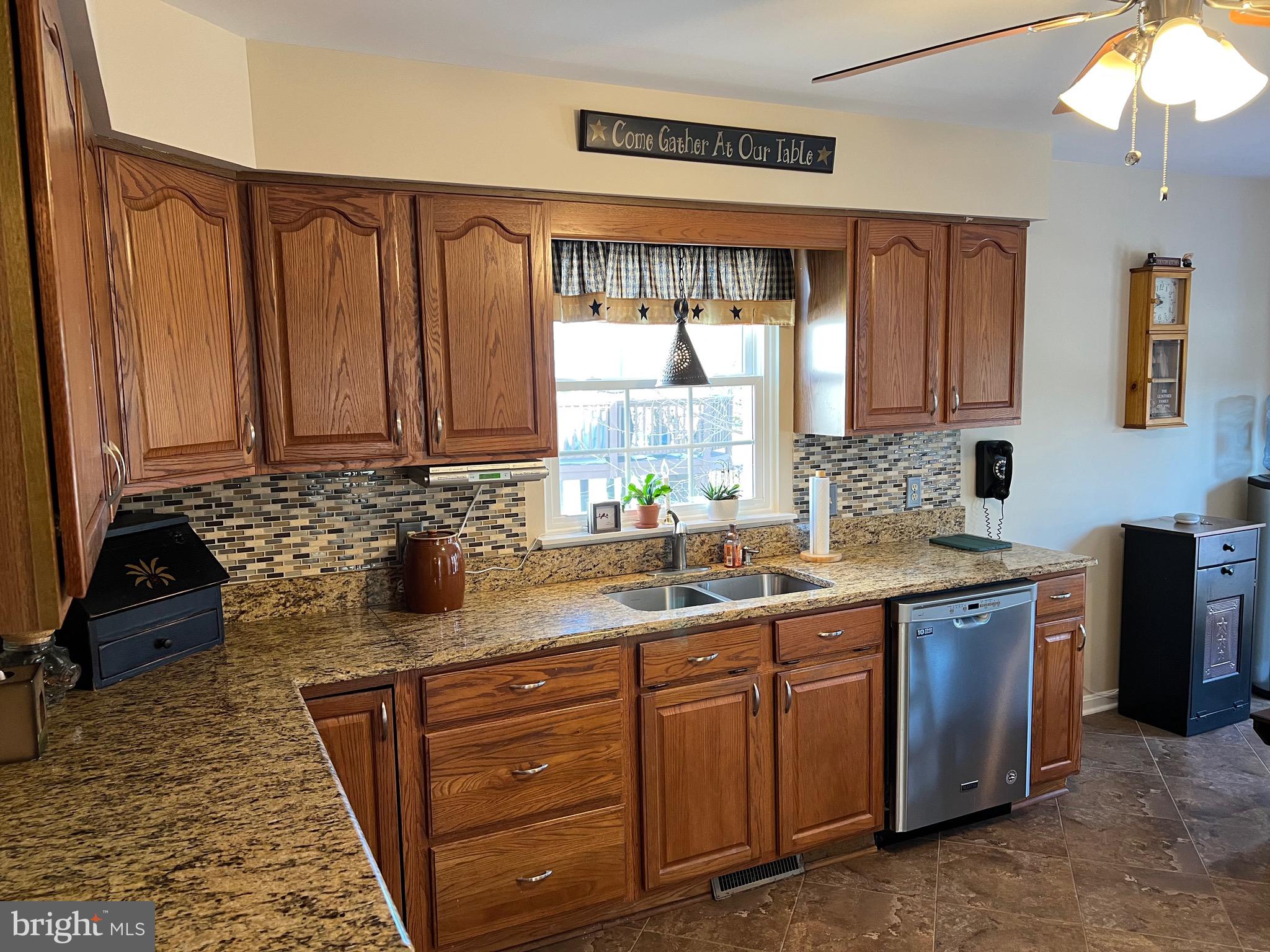 AMYCLAE EAST - Residential