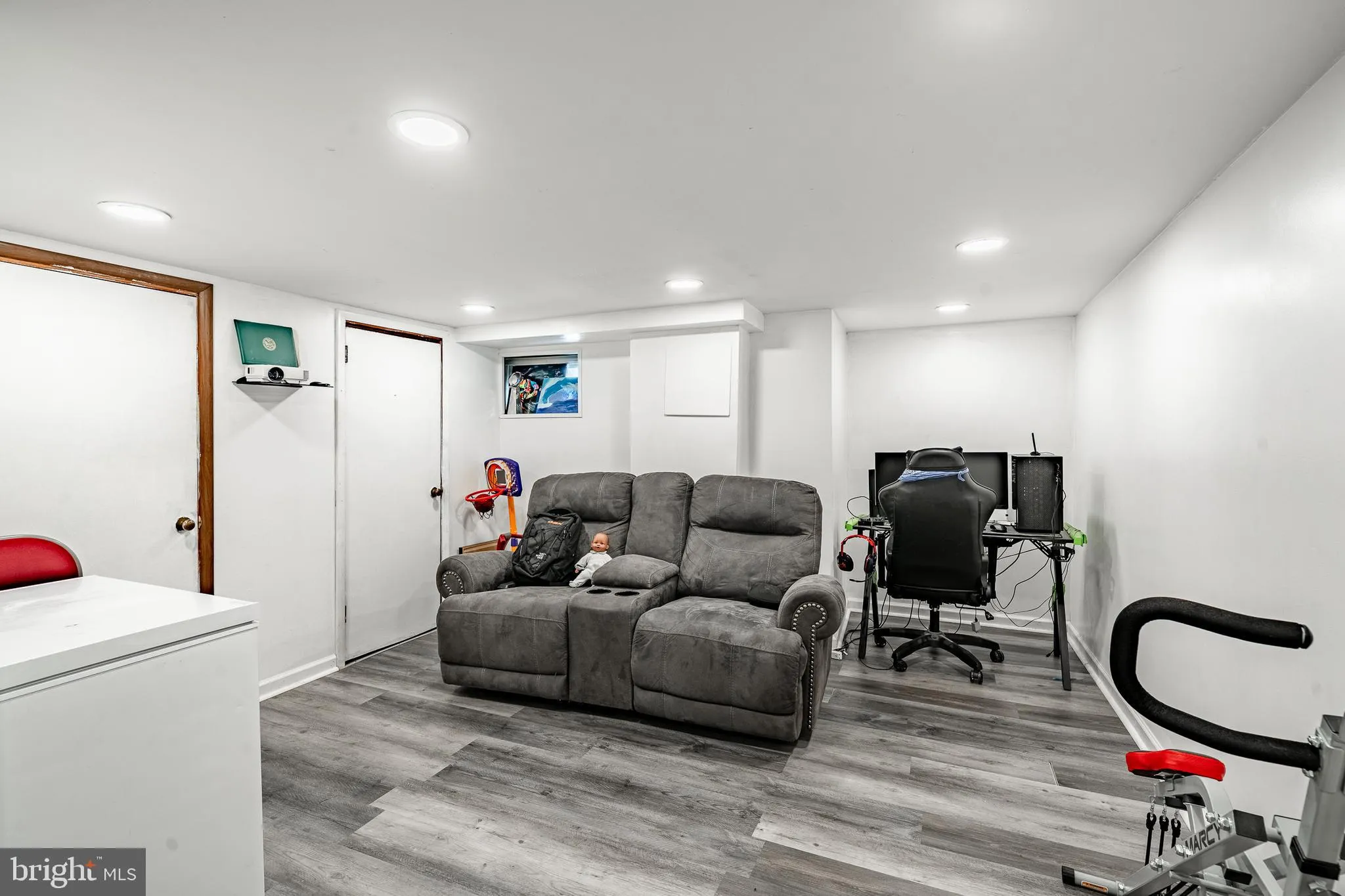 Upper Darby, Pennsylvania 19082, United States, 3 Bedrooms Bedrooms, ,2 BathroomsBathrooms,Residential,Pending,107558