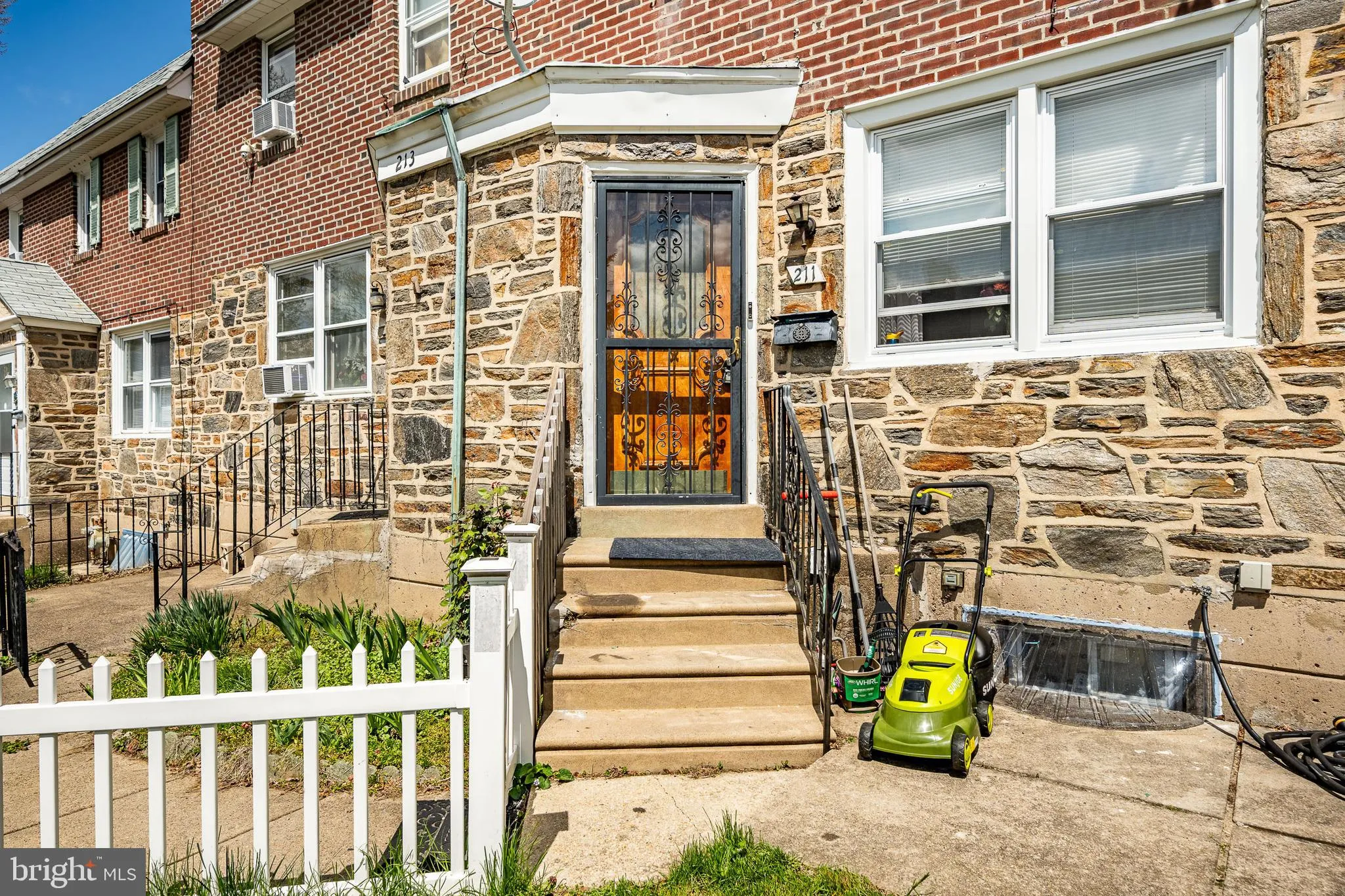 Upper Darby, Pennsylvania 19082, United States, 3 Bedrooms Bedrooms, ,2 BathroomsBathrooms,Residential,Pending,107558