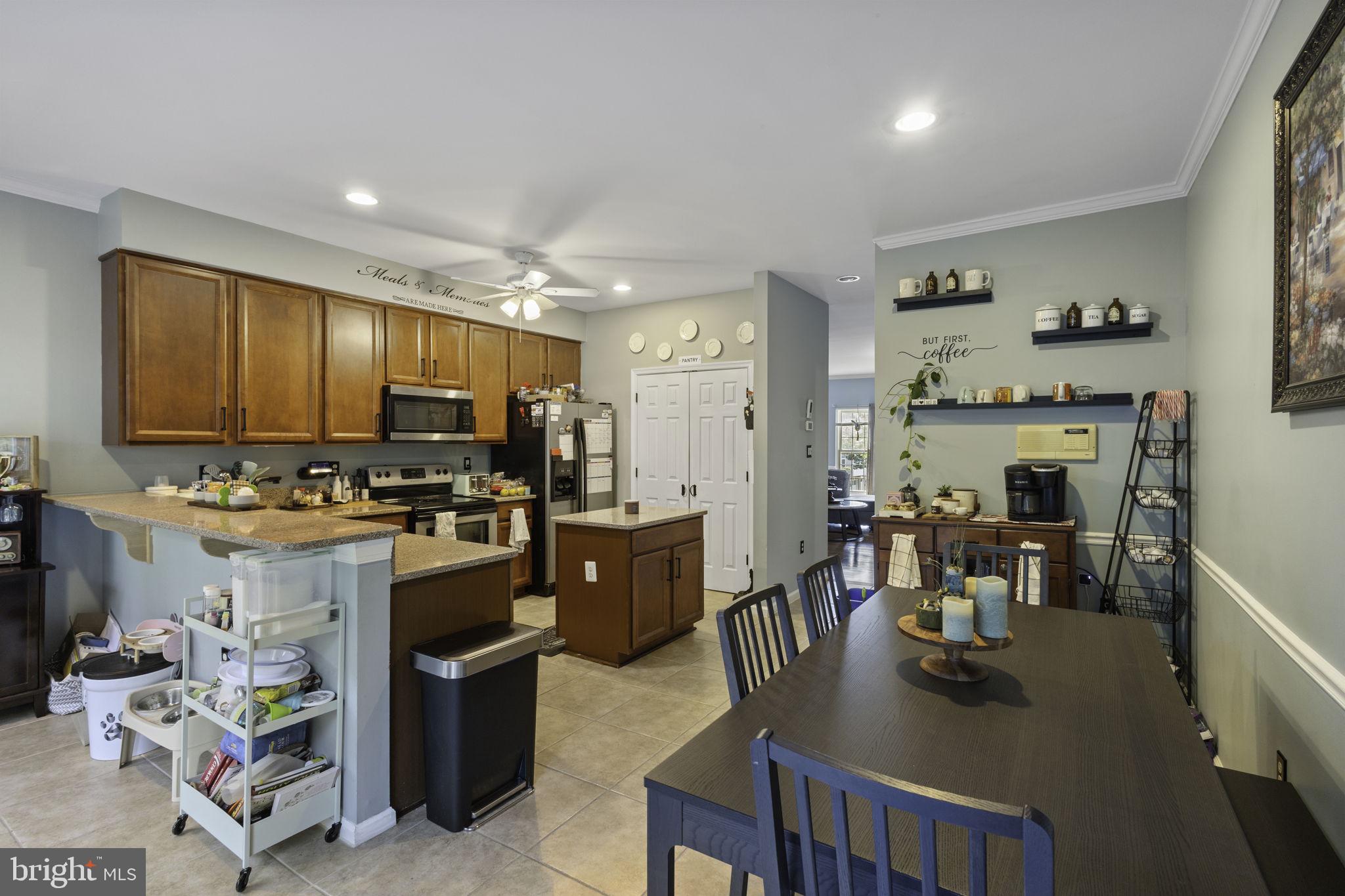 GLEN OAKS CONDOMINIUM - Residential