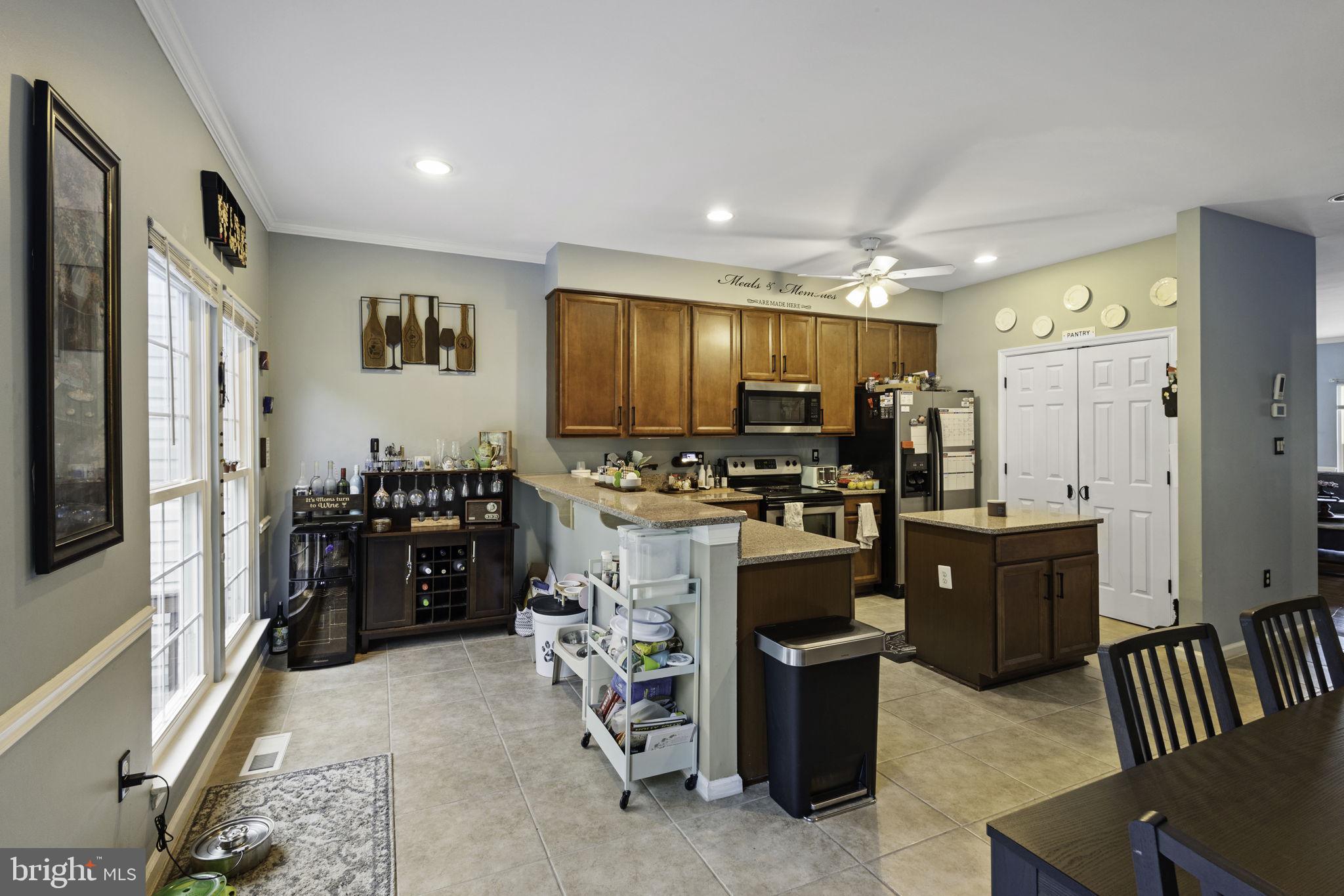 GLEN OAKS CONDOMINIUM - Residential