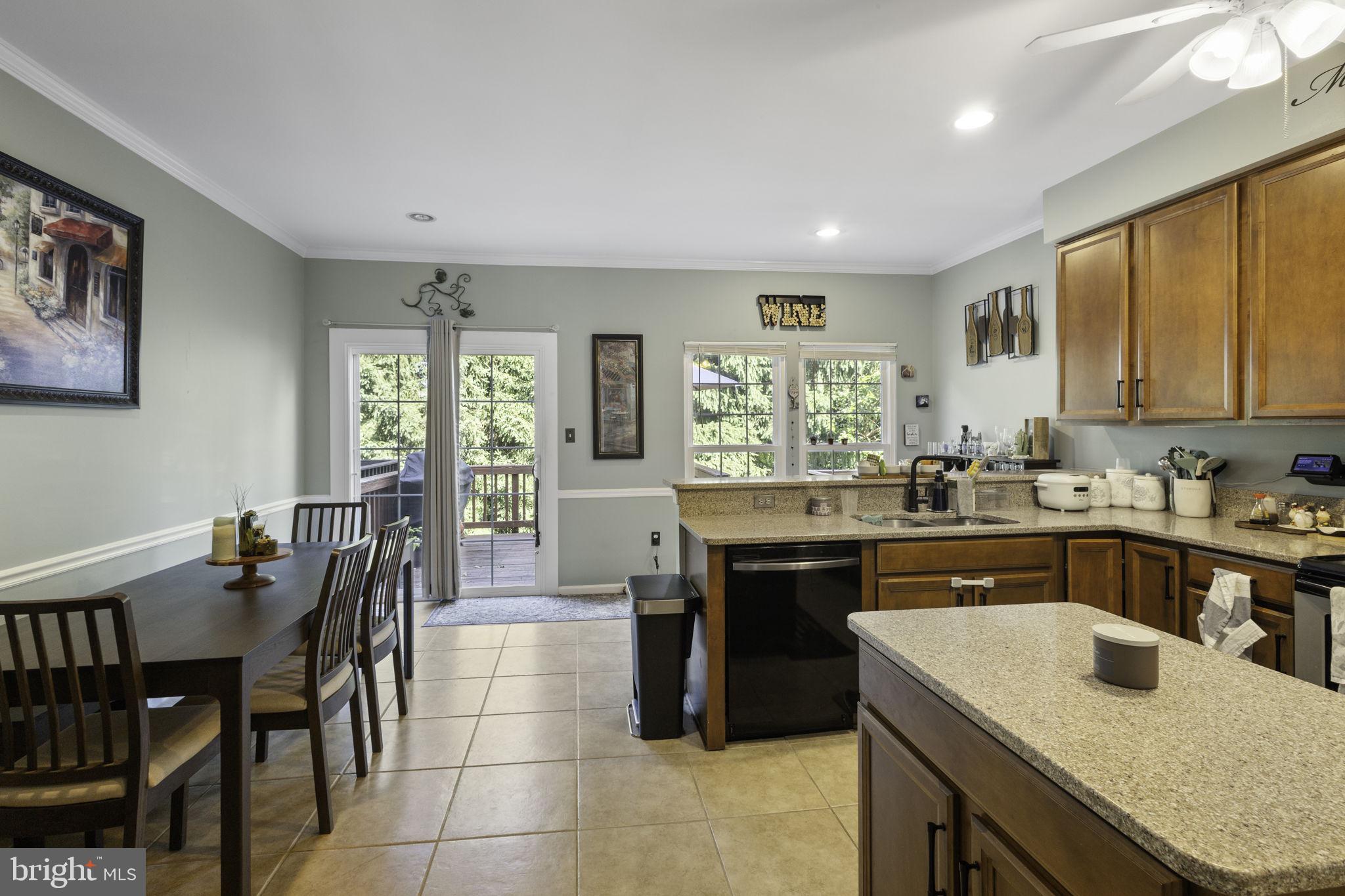 GLEN OAKS CONDOMINIUM - Residential