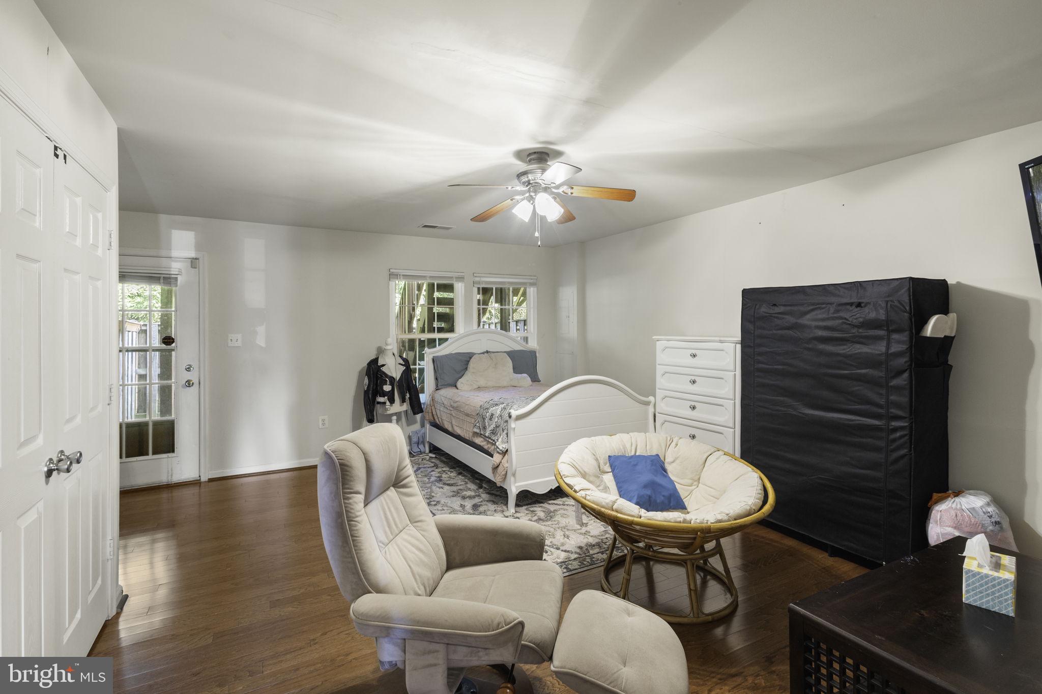 GLEN OAKS CONDOMINIUM - Residential