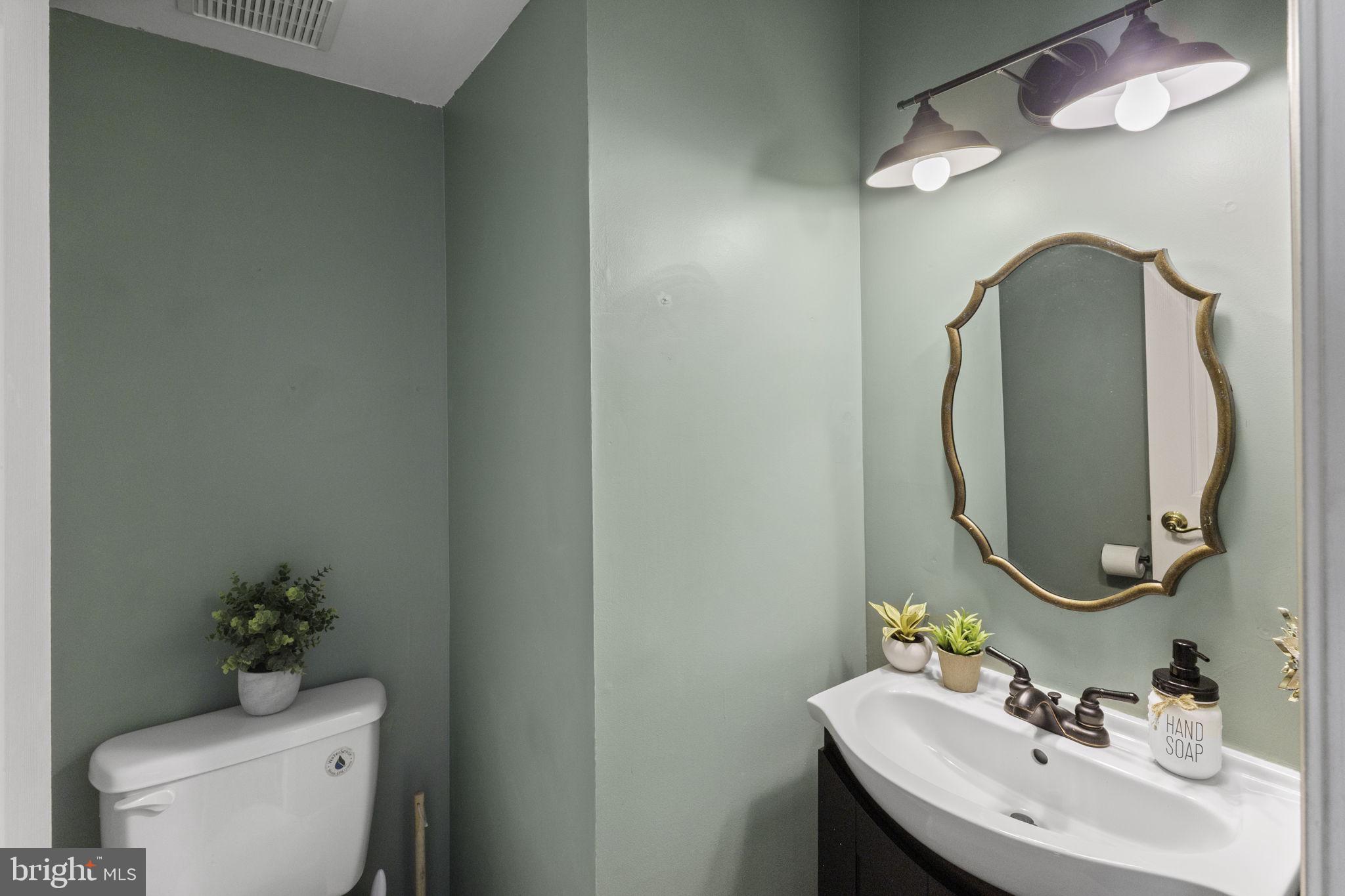 GLEN OAKS CONDOMINIUM - Residential