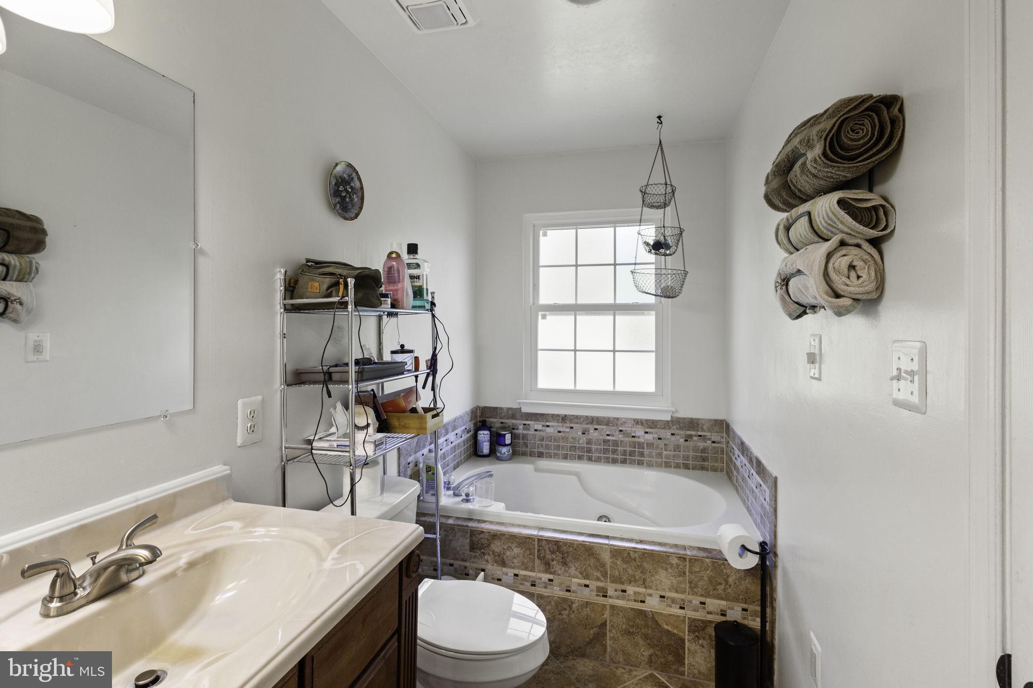 GLEN OAKS CONDOMINIUM - Residential