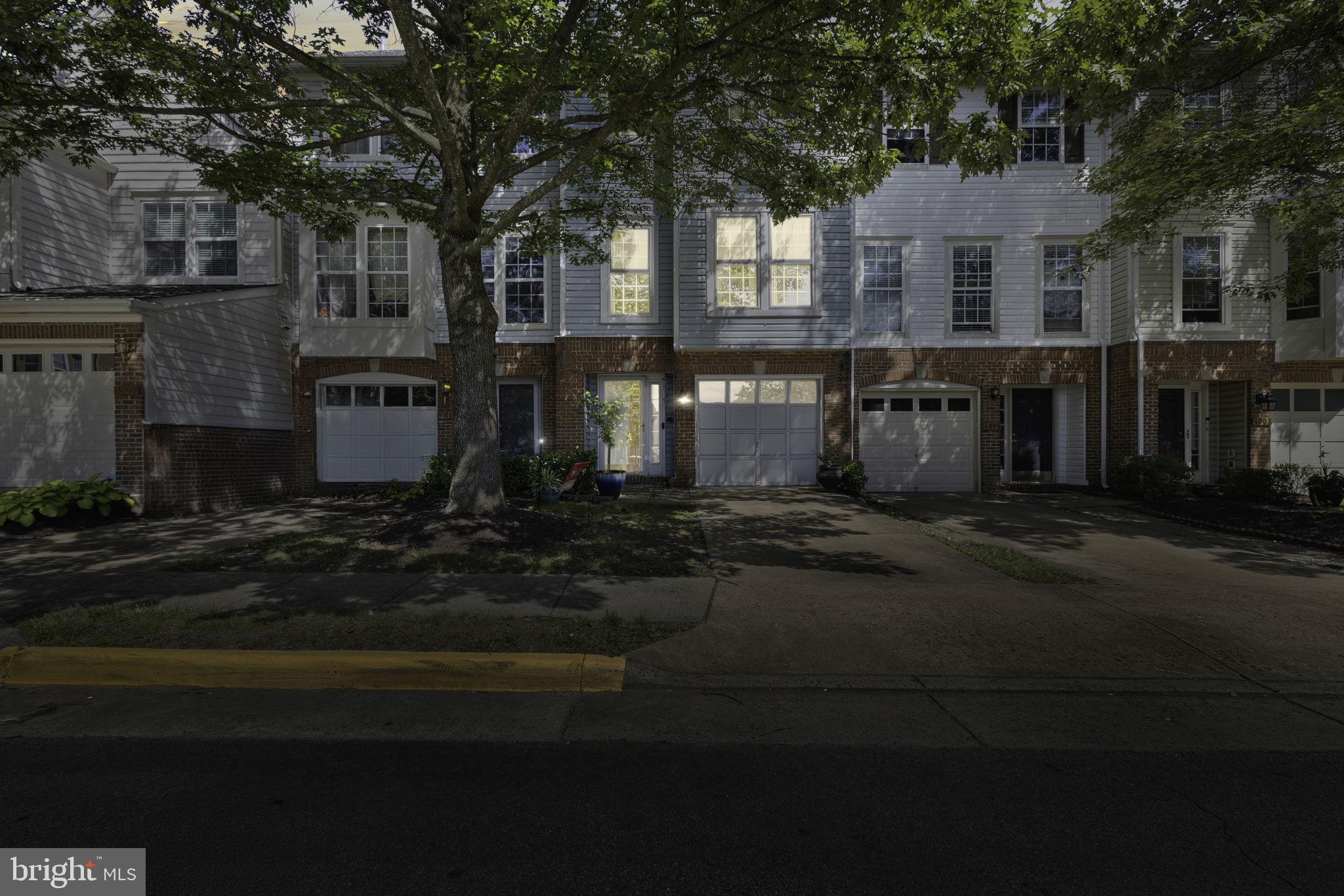 GLEN OAKS CONDOMINIUM - Residential