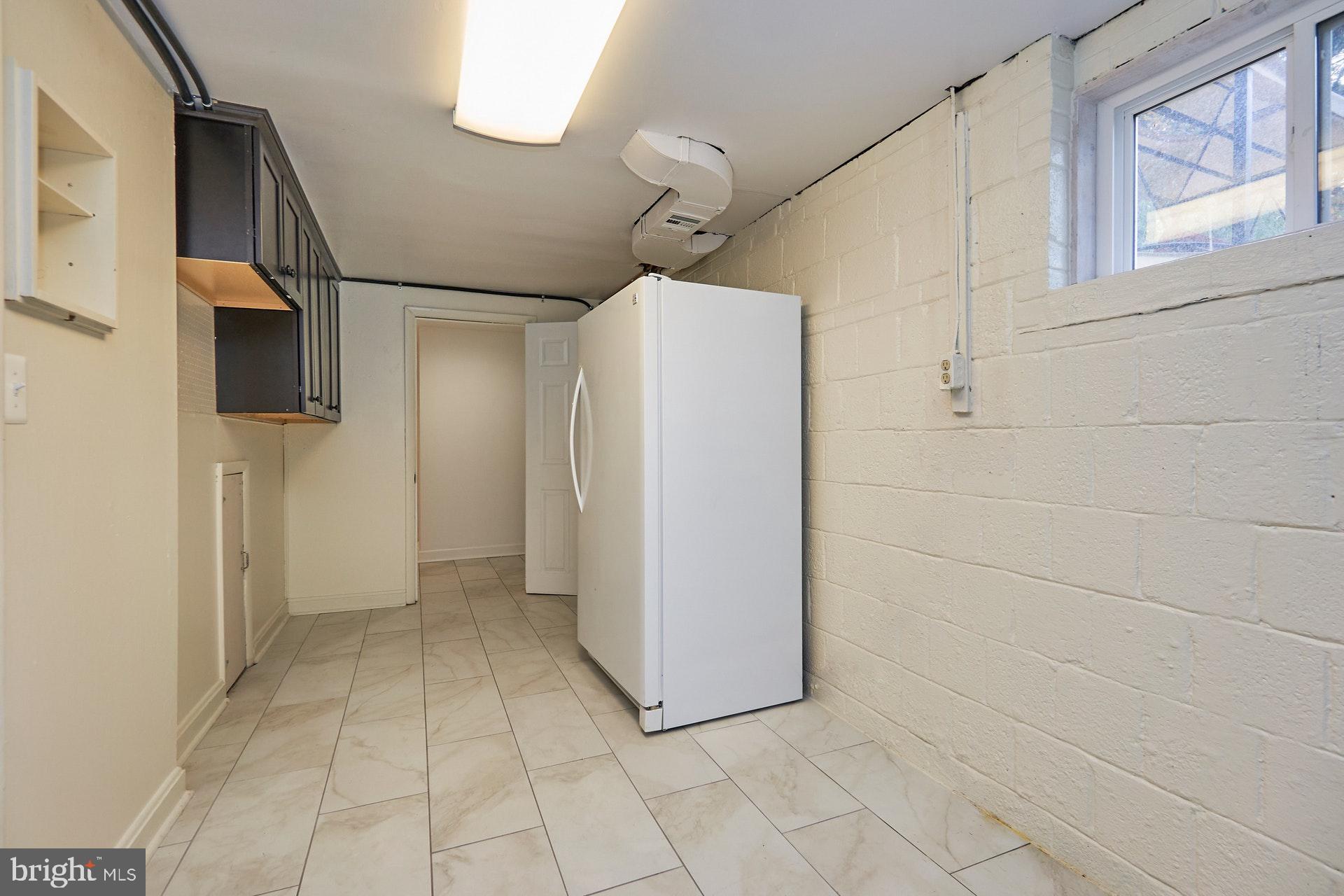 LINCOLNIA HILLS - Residential