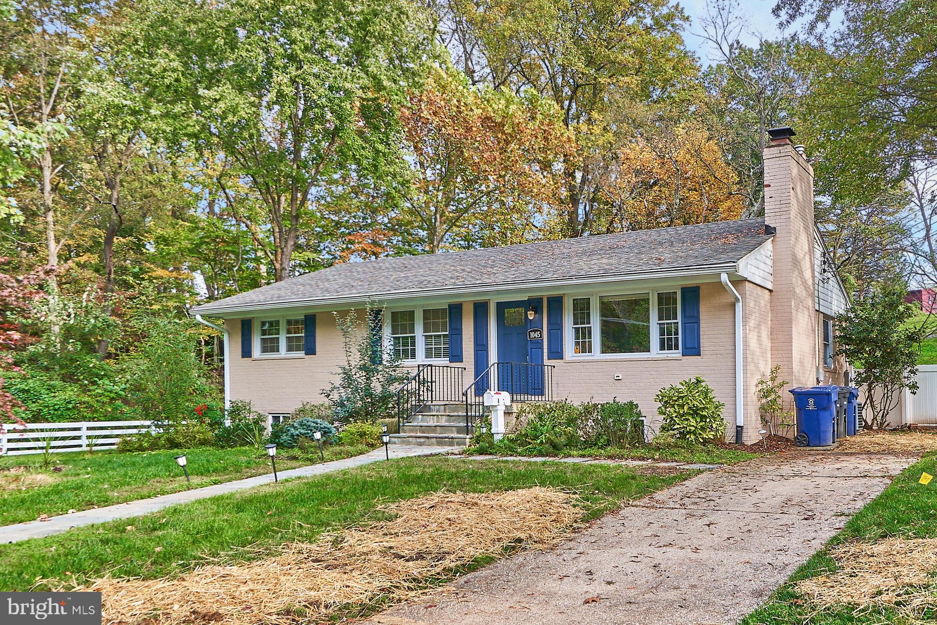 LINCOLNIA HILLS - Residential