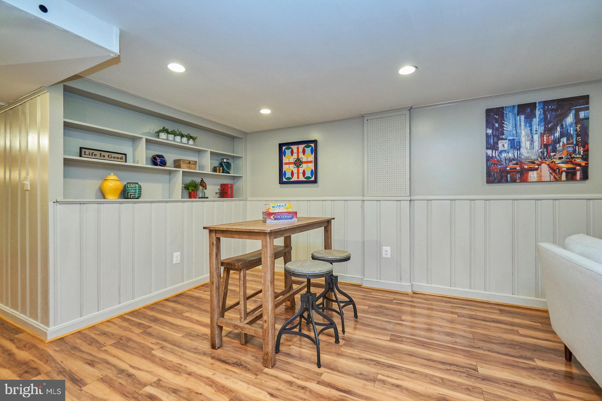 LINCOLNIA HILLS - Residential