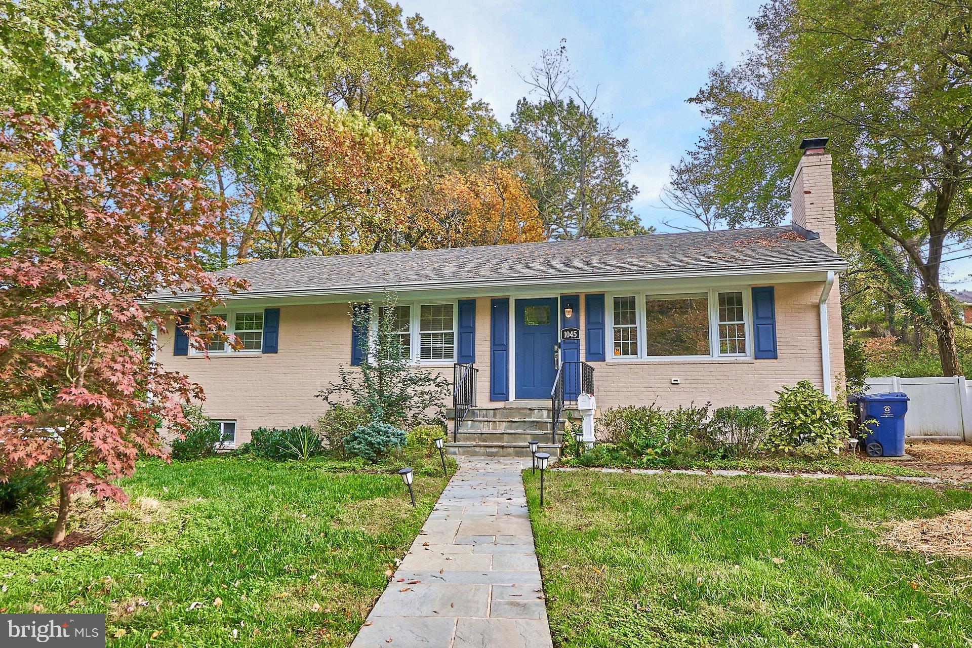 LINCOLNIA HILLS - Residential