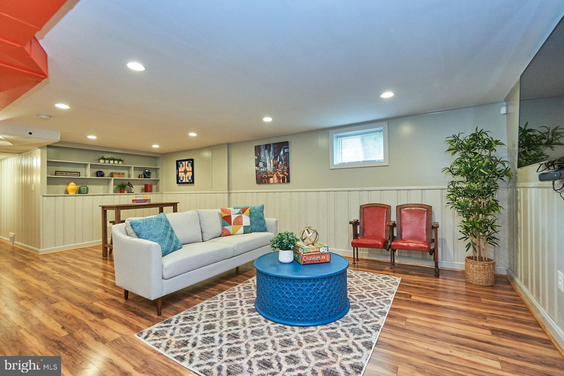 LINCOLNIA HILLS - Residential