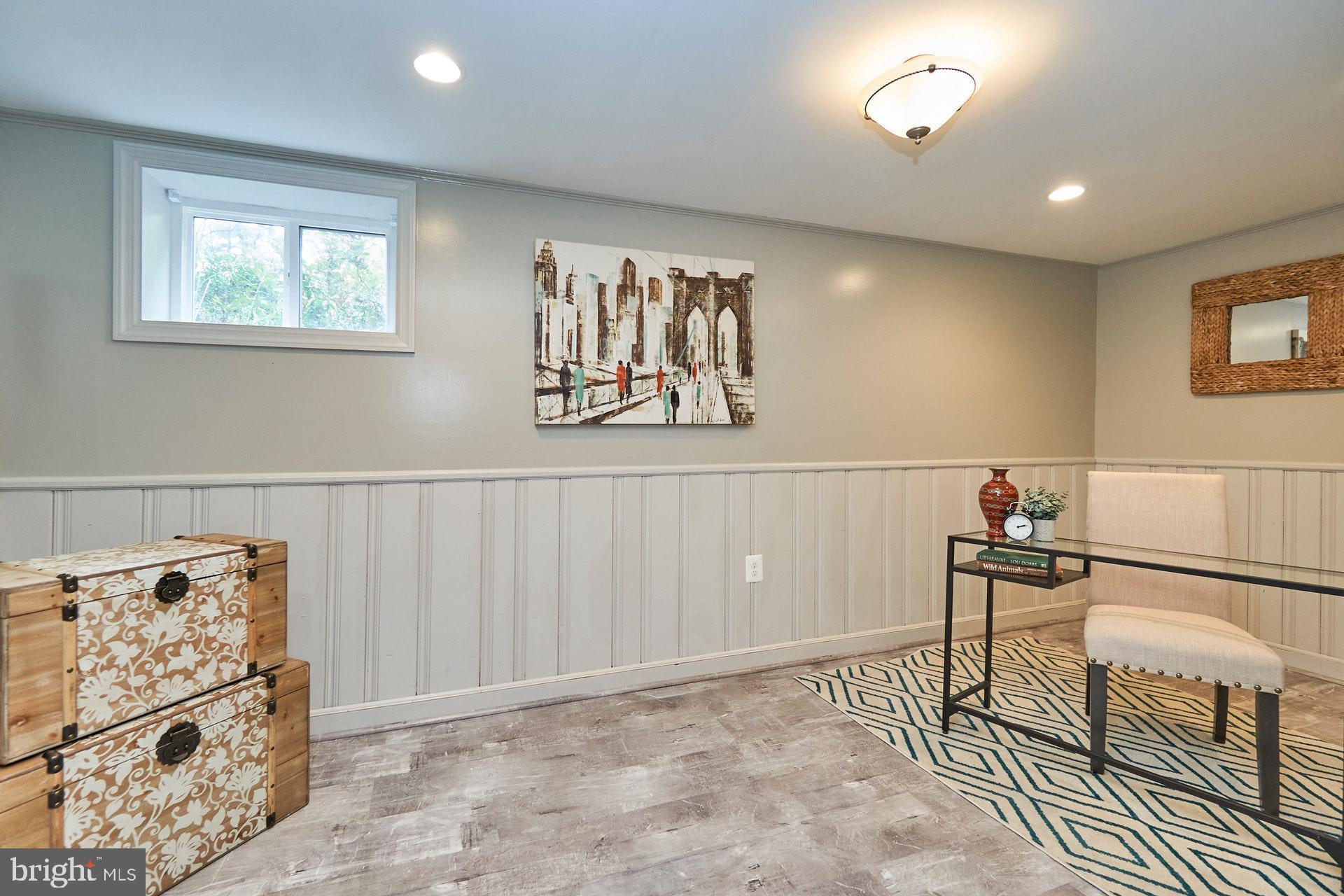 LINCOLNIA HILLS - Residential