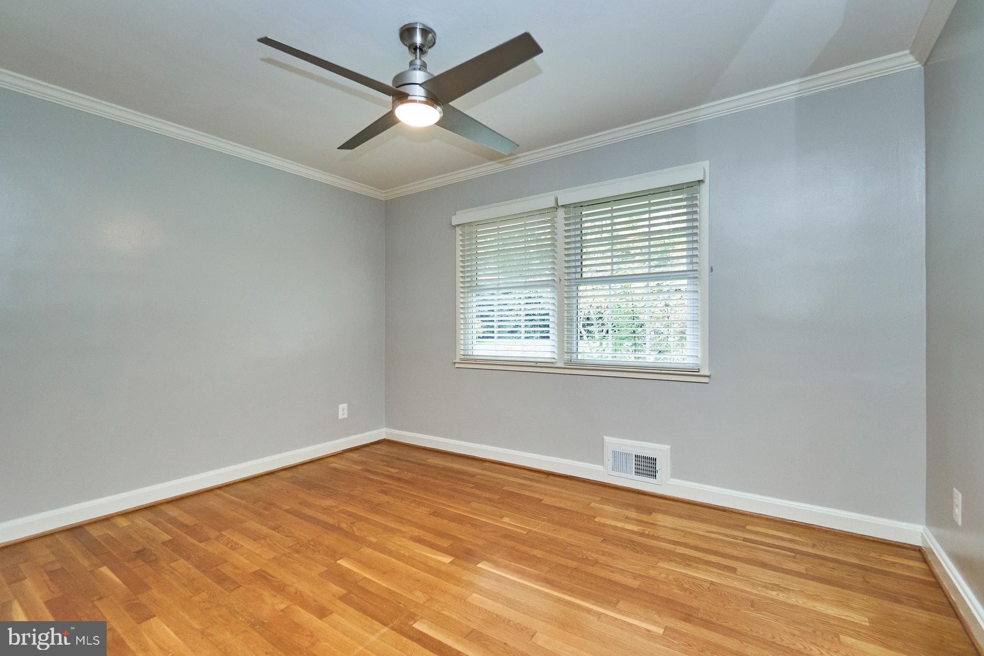 LINCOLNIA HILLS - Residential