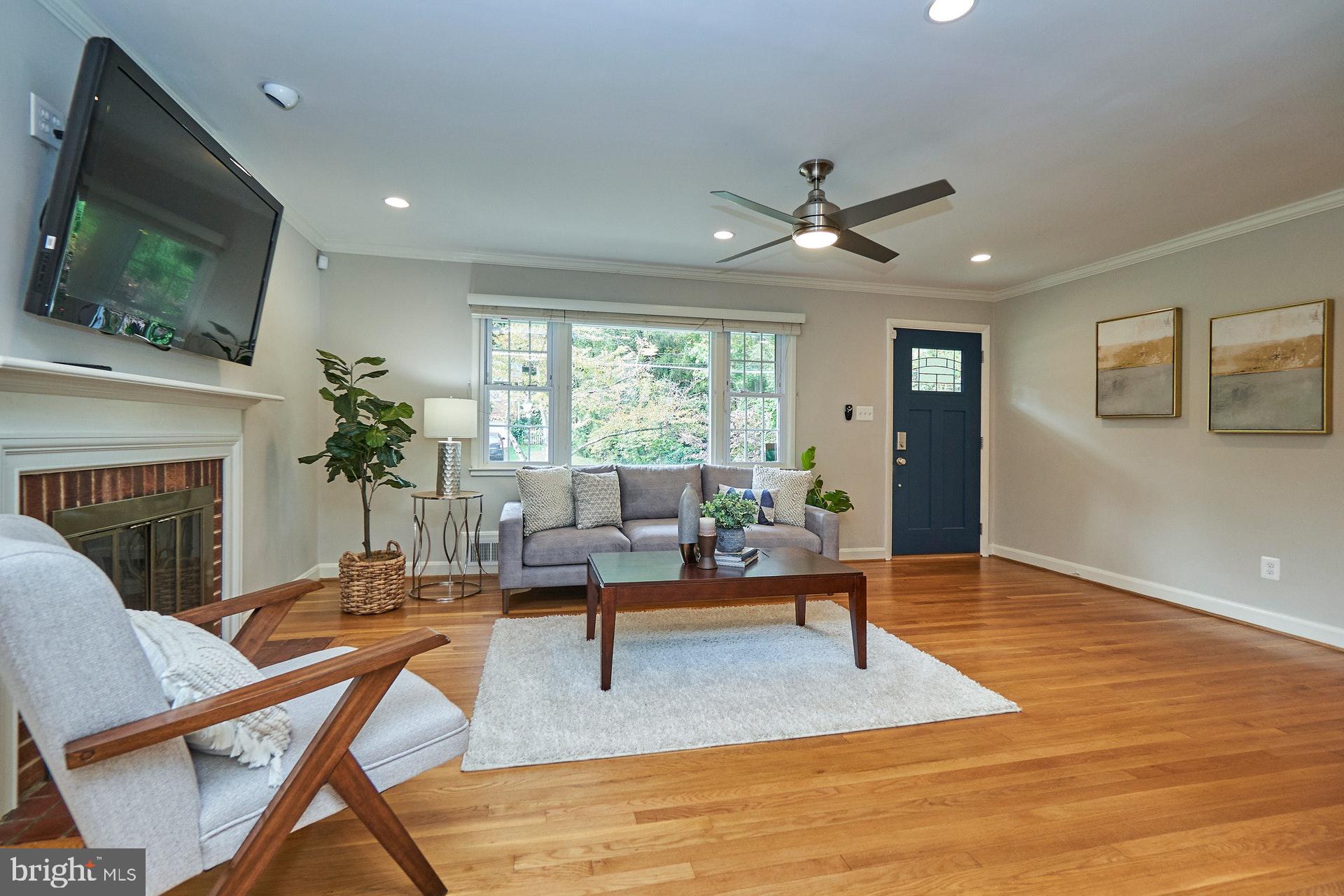 LINCOLNIA HILLS - Residential