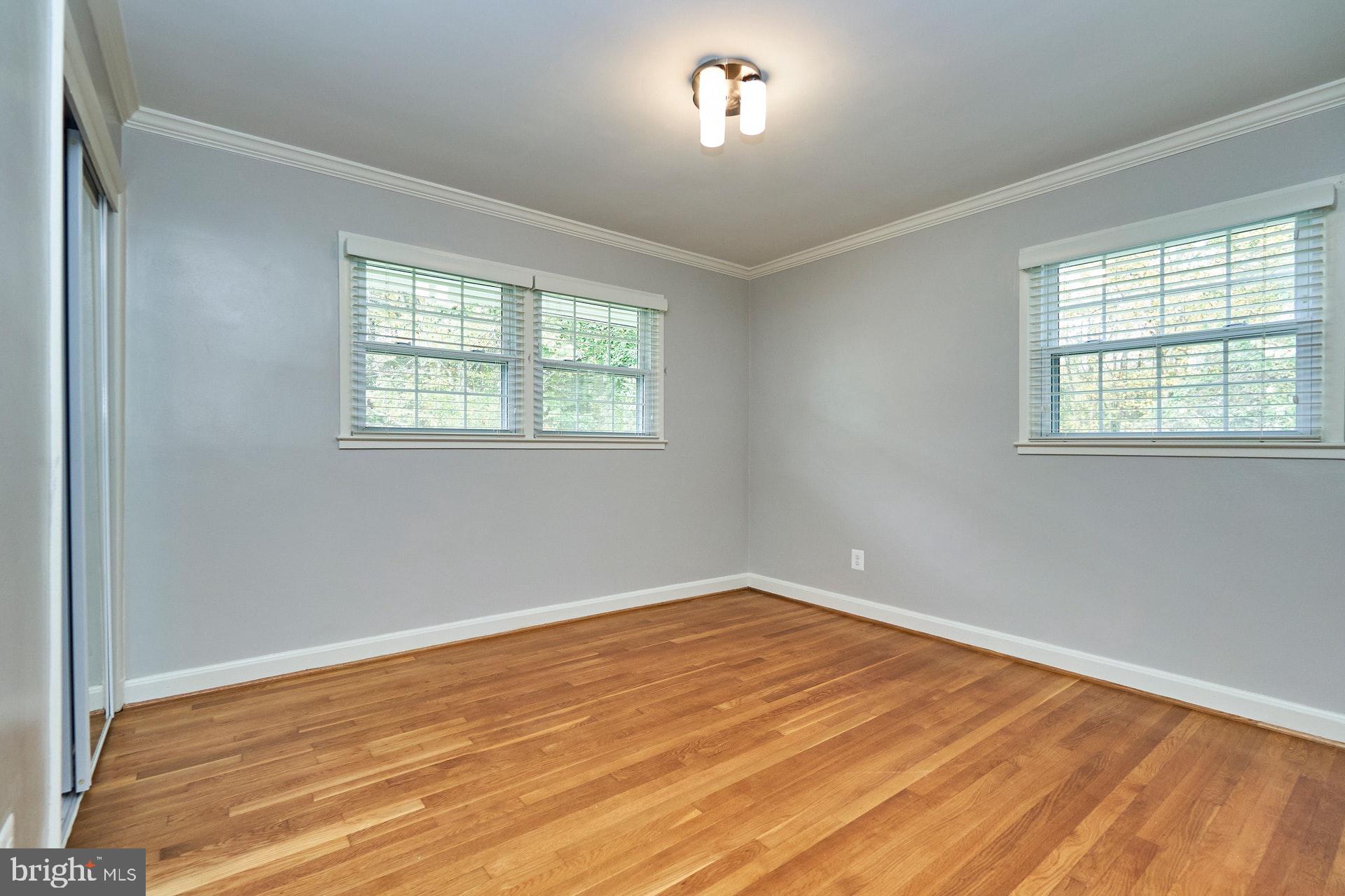 LINCOLNIA HILLS - Residential