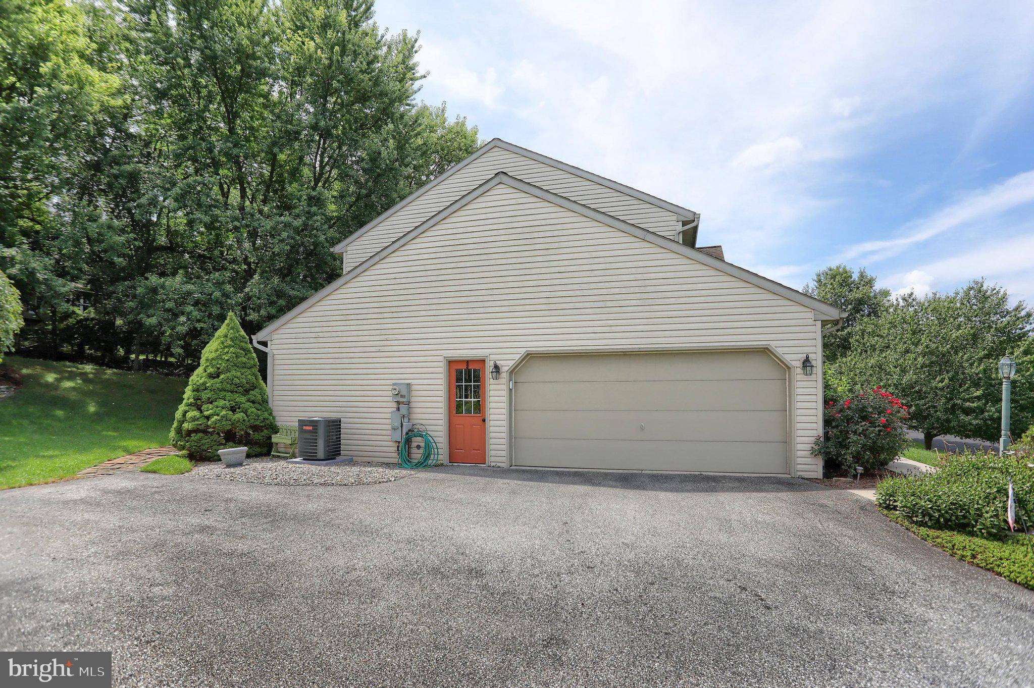 247 HILLCREST LANE