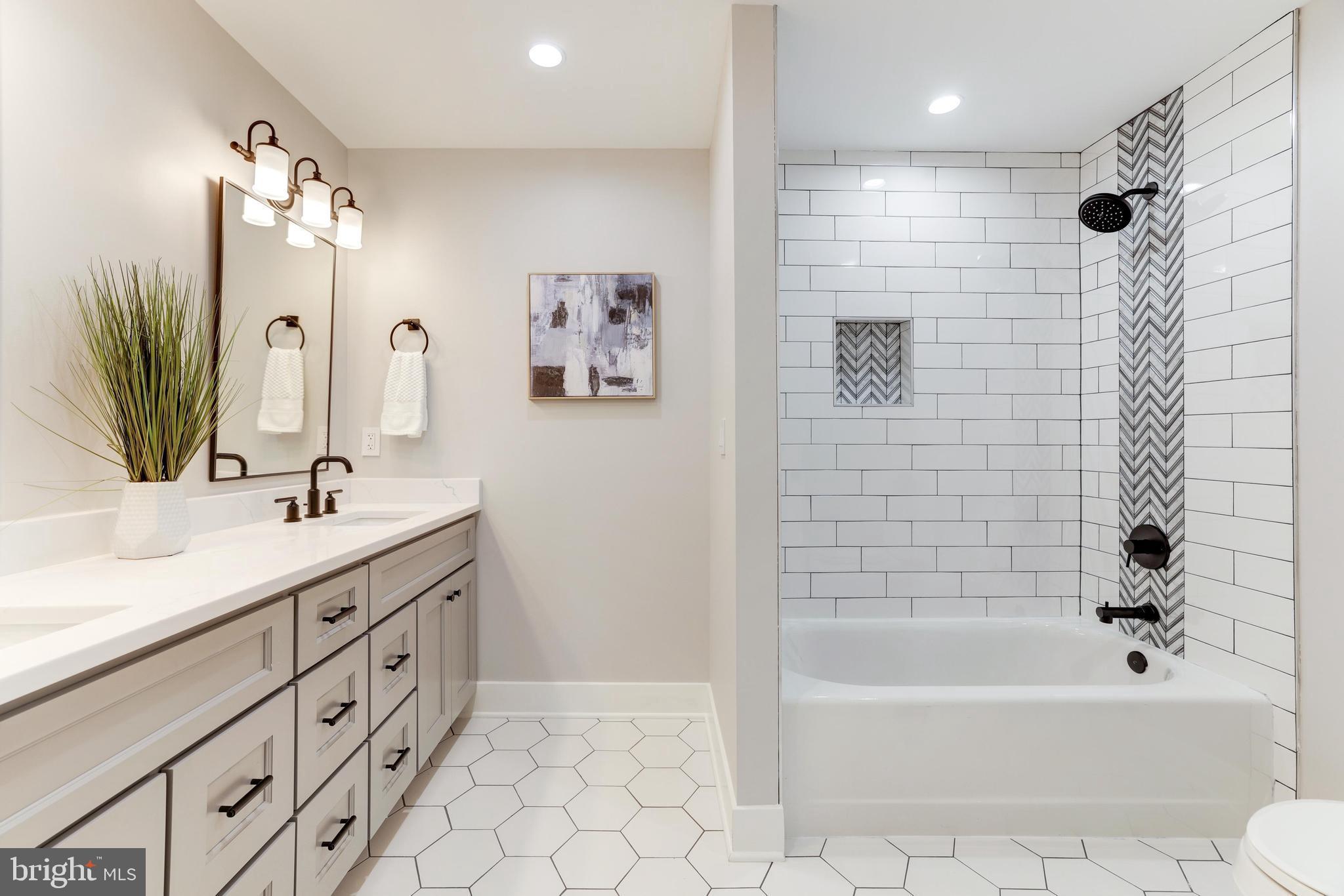 NORTH HILL - Residential