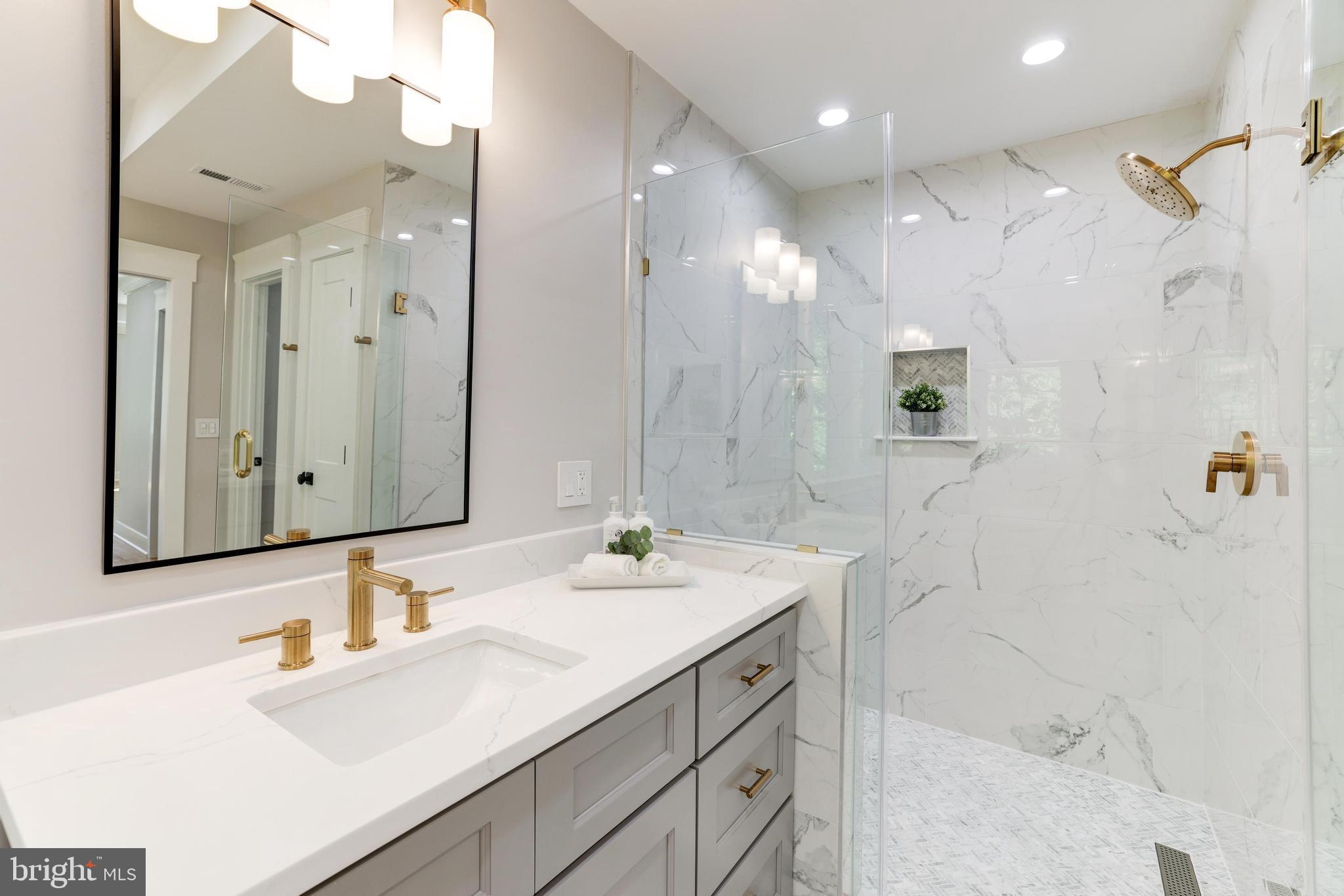 NORTH HILL - Residential