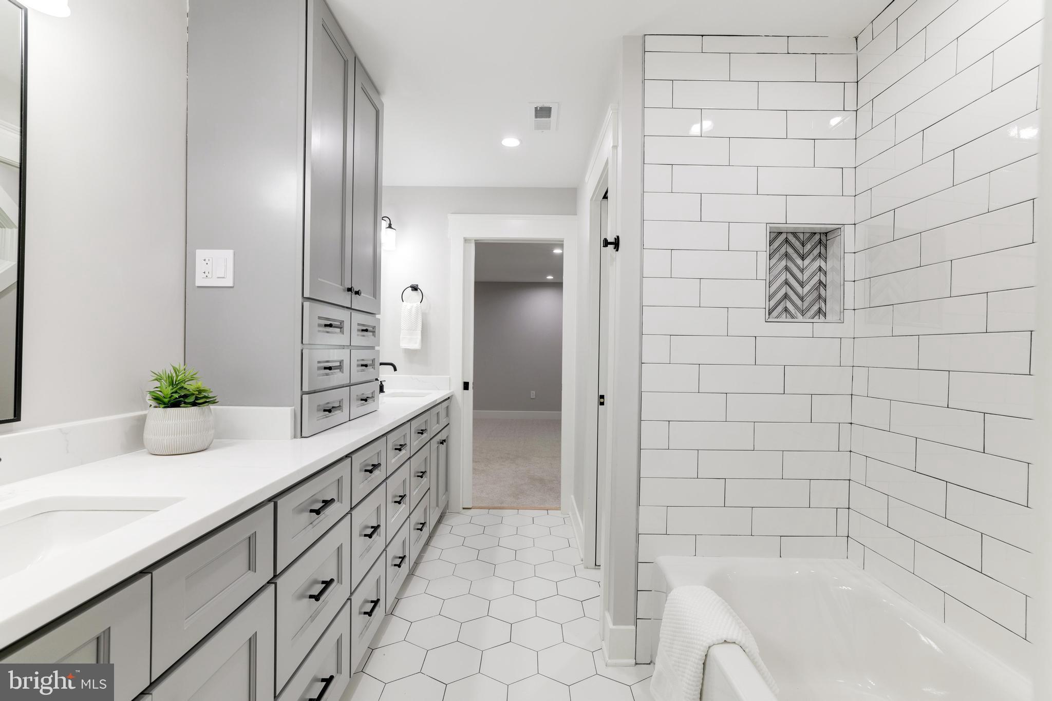 NORTH HILL - Residential