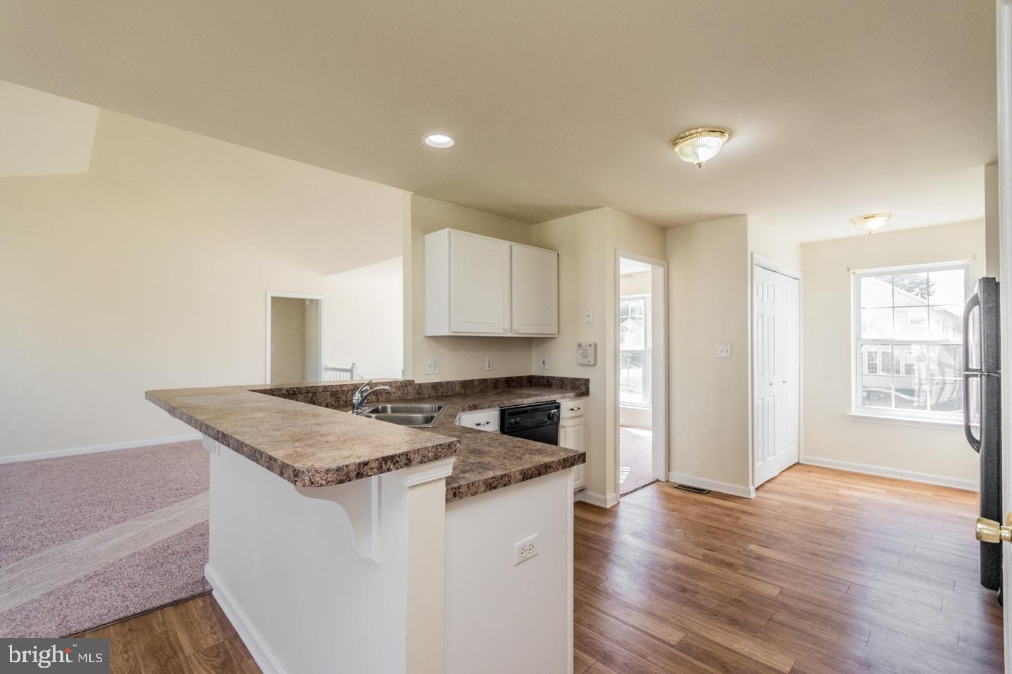 SYCAMORE VILLAGE - Residential