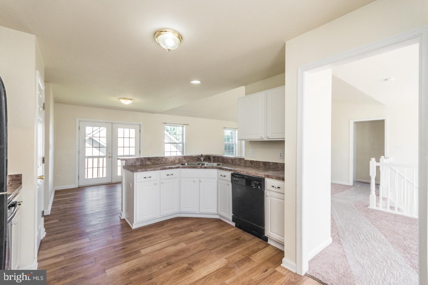 SYCAMORE VILLAGE - Residential