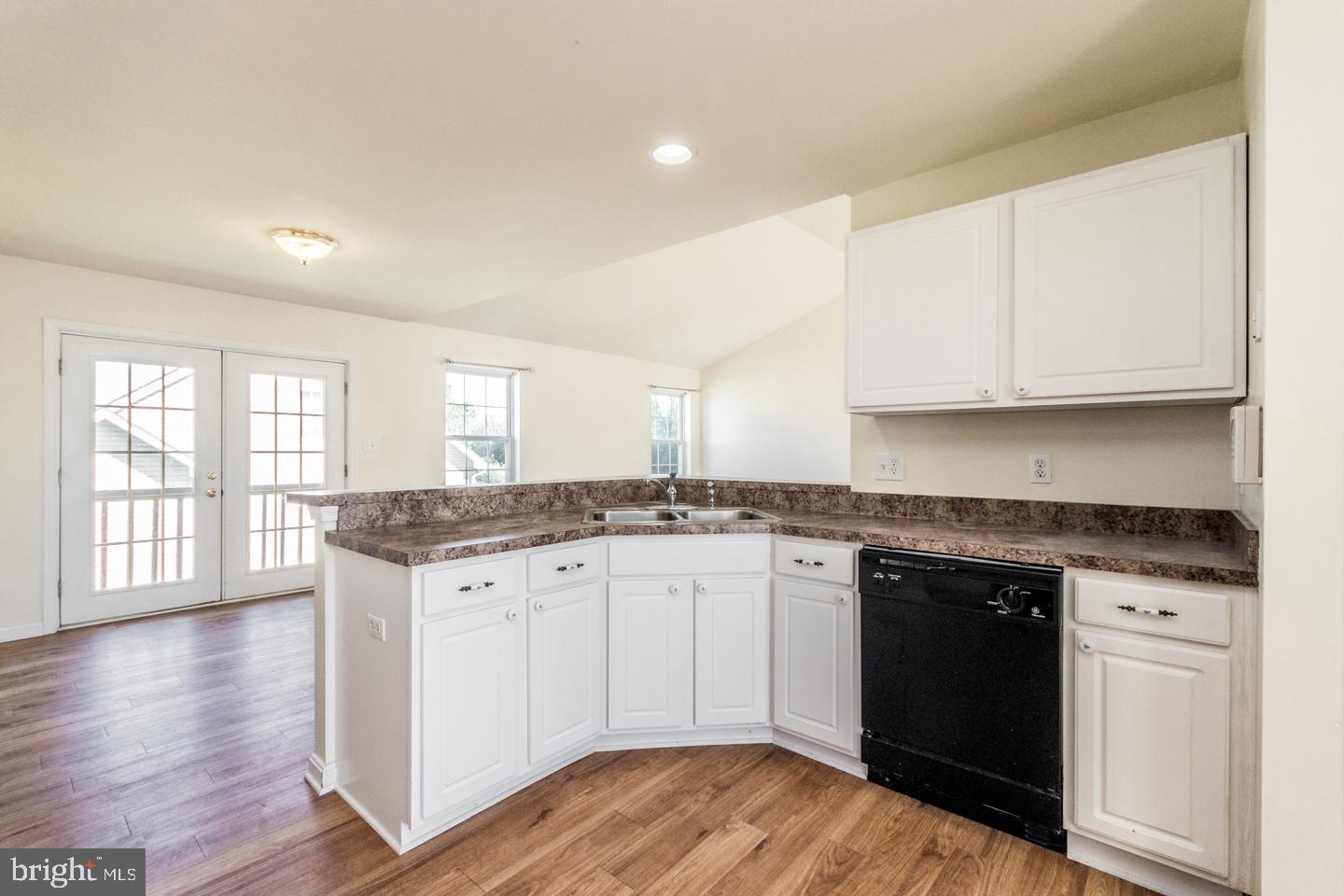 SYCAMORE VILLAGE - Residential