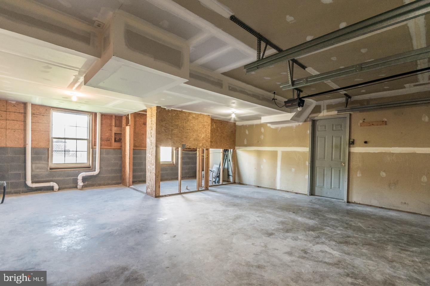 SYCAMORE VILLAGE - Residential