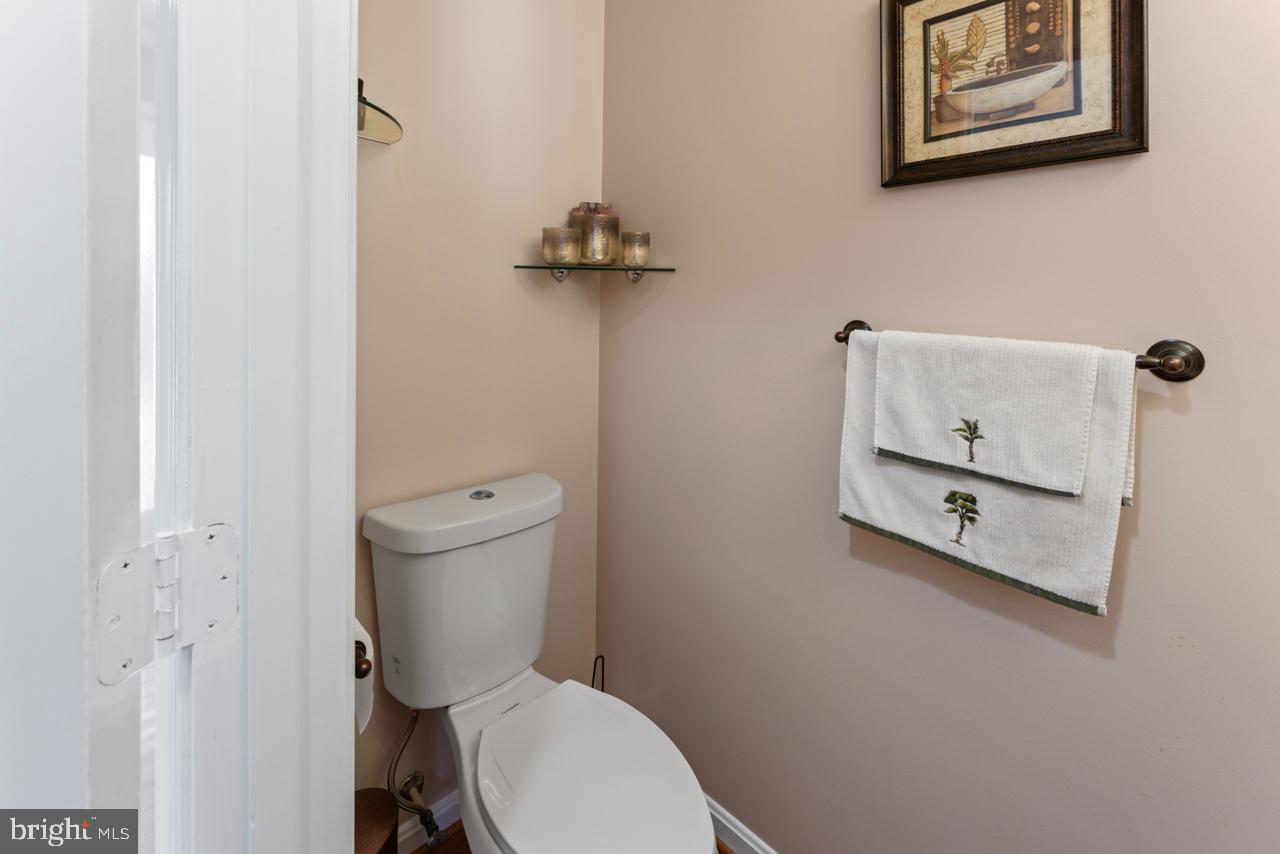 CRYSTAL LAKE - Residential