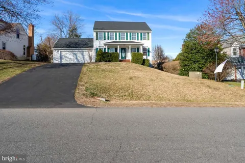 6907 Lakeland Way, Fredericksburg, VA MLS: VASP2031352