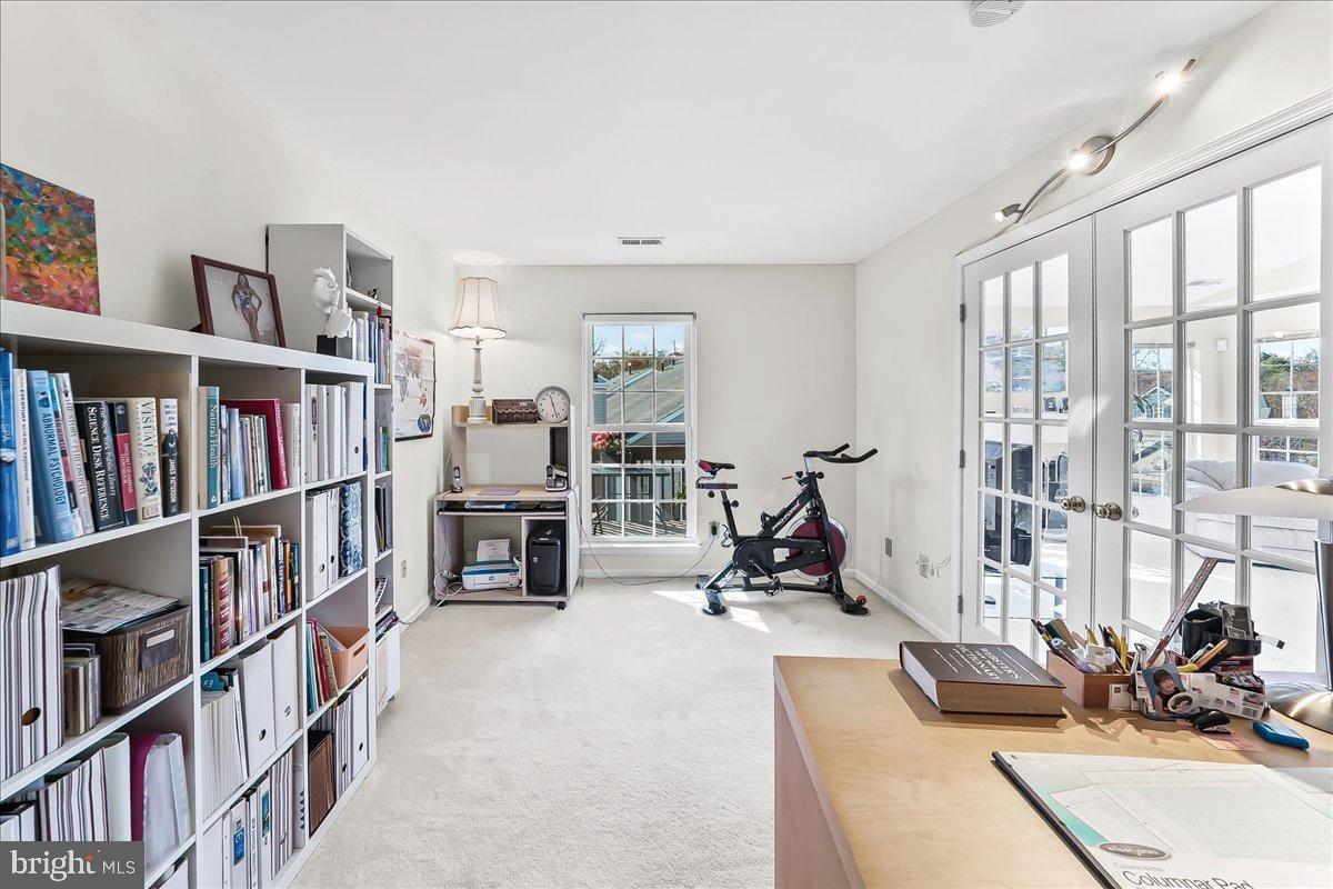 CHARLESTOWN HUNT - Residential