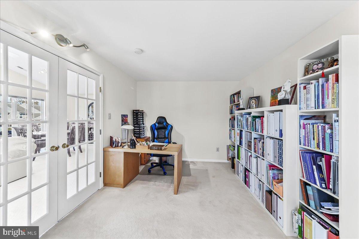 CHARLESTOWN HUNT - Residential