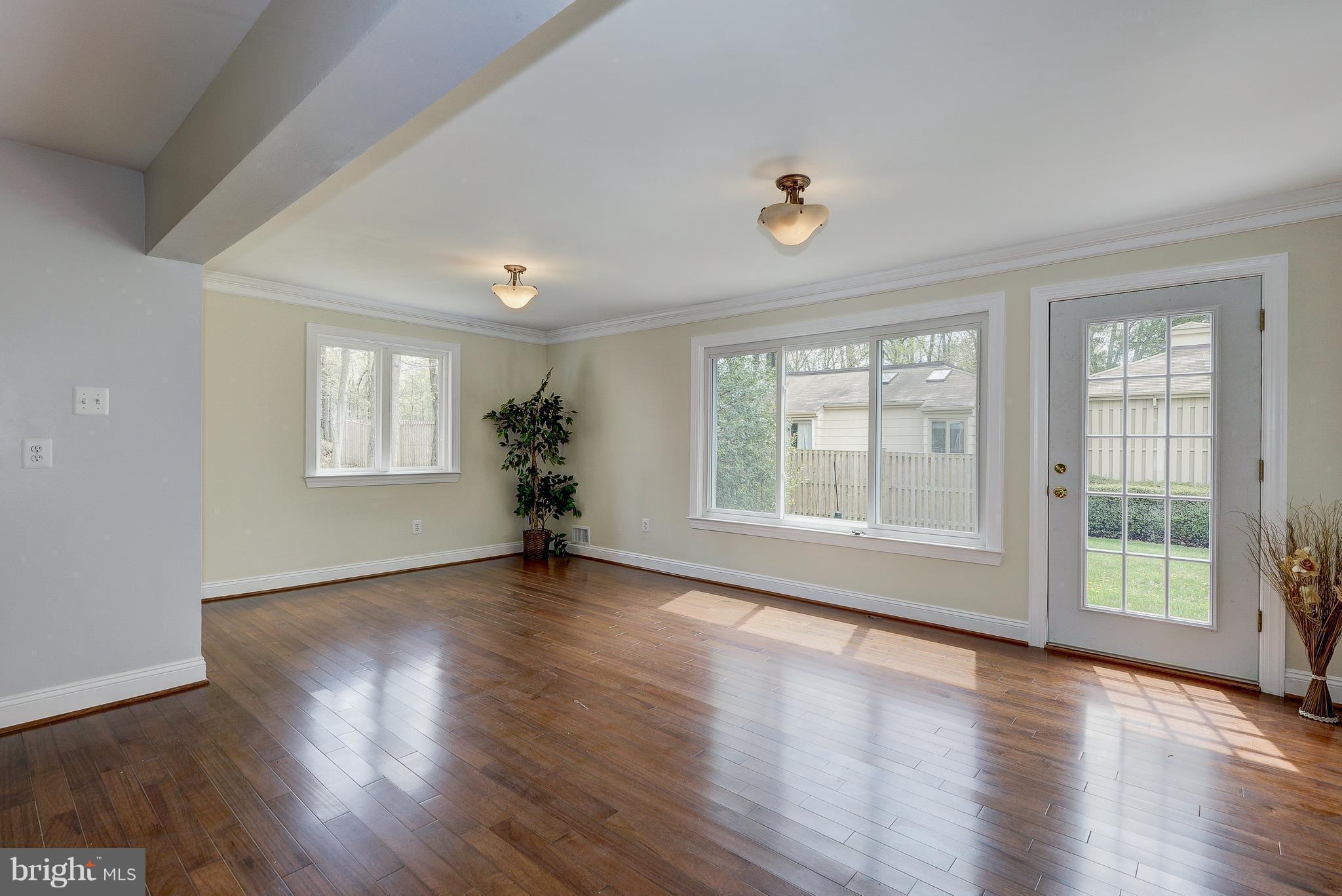 RESTON - Residential