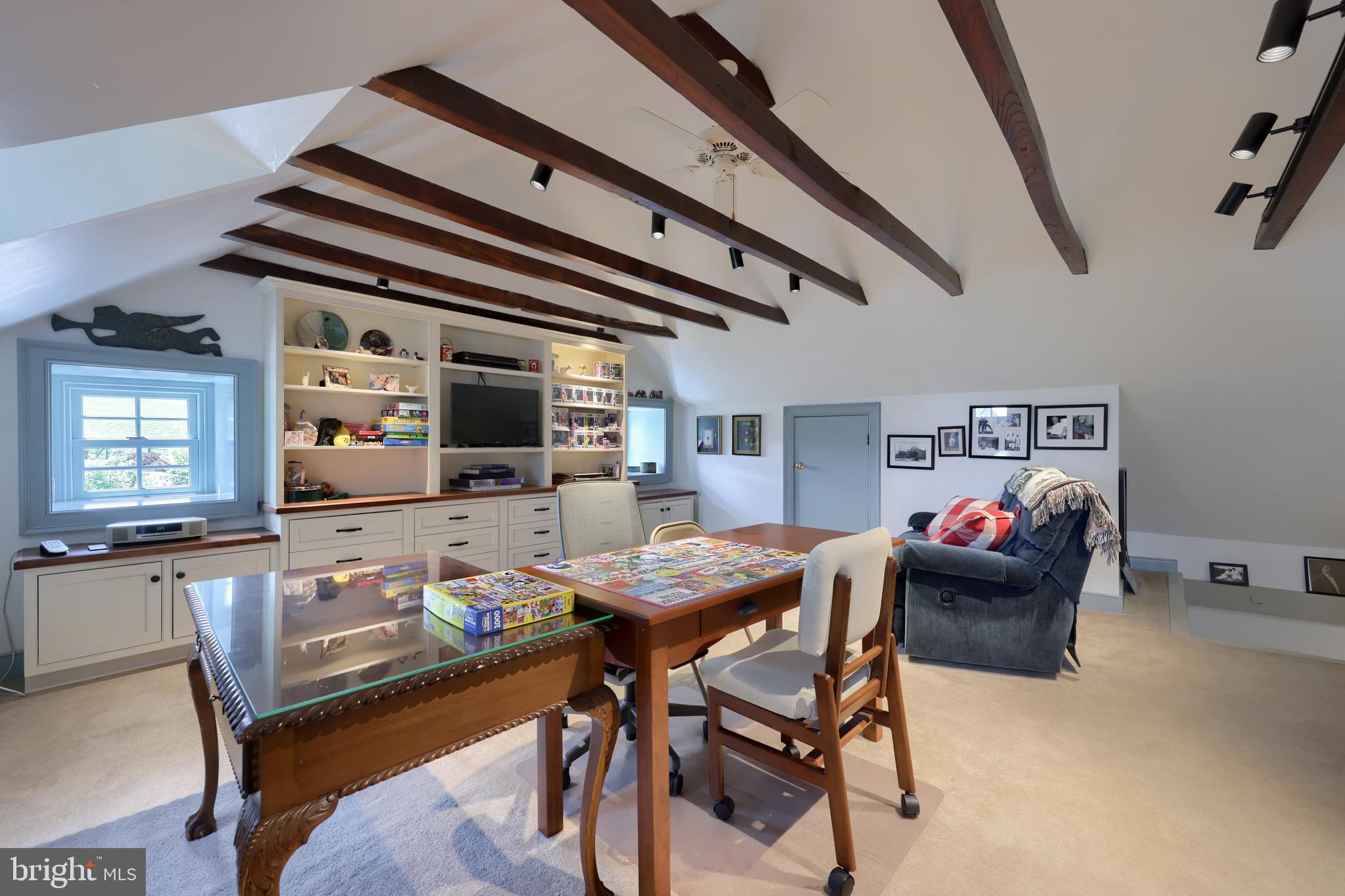 CAERNARVON TWP - Residential