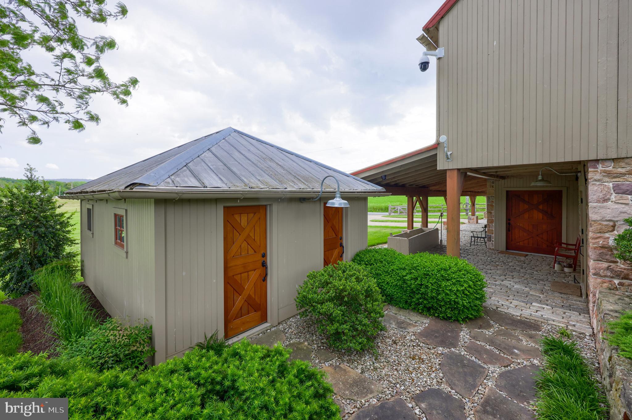 CAERNARVON TWP - Residential