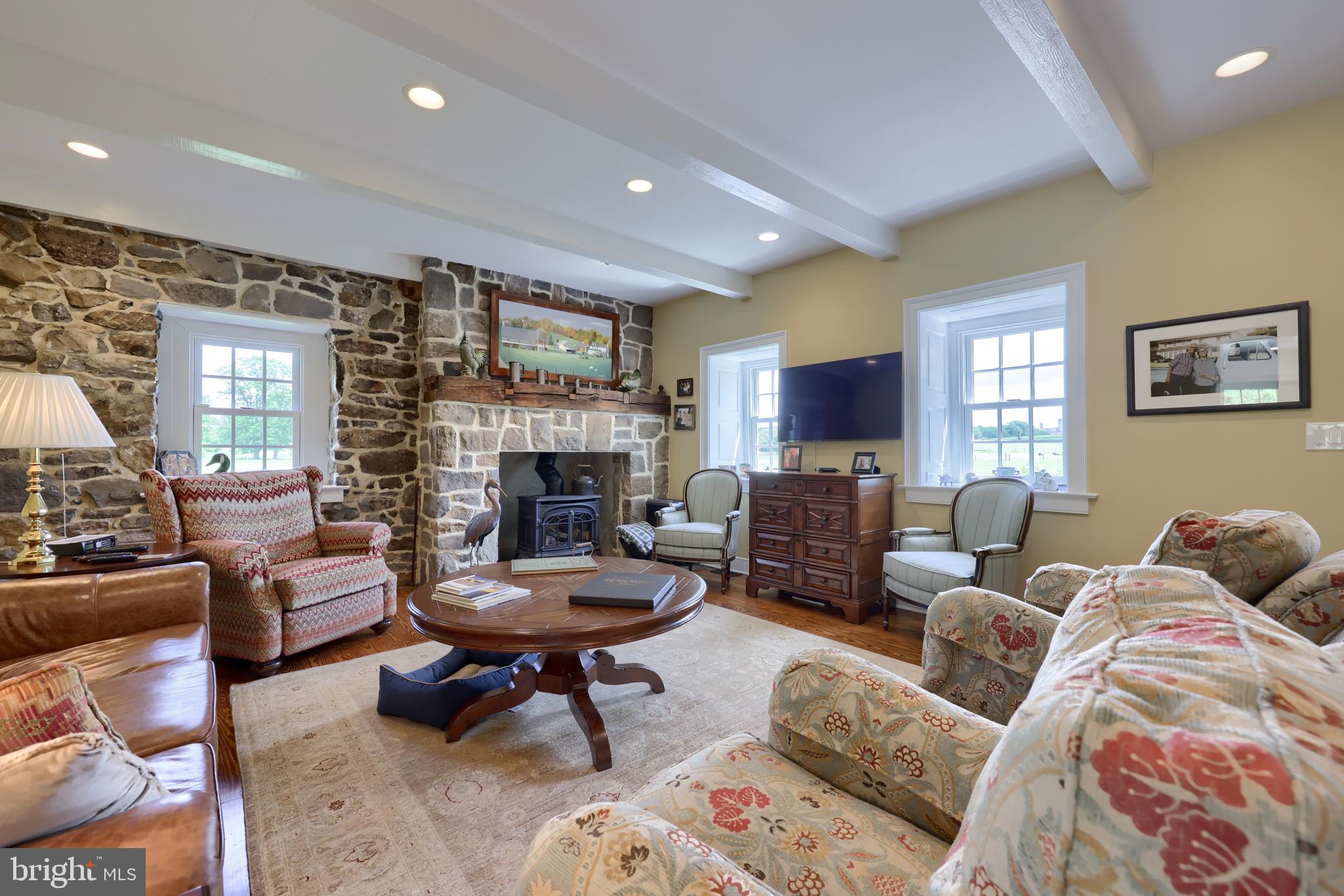 CAERNARVON TWP - Residential