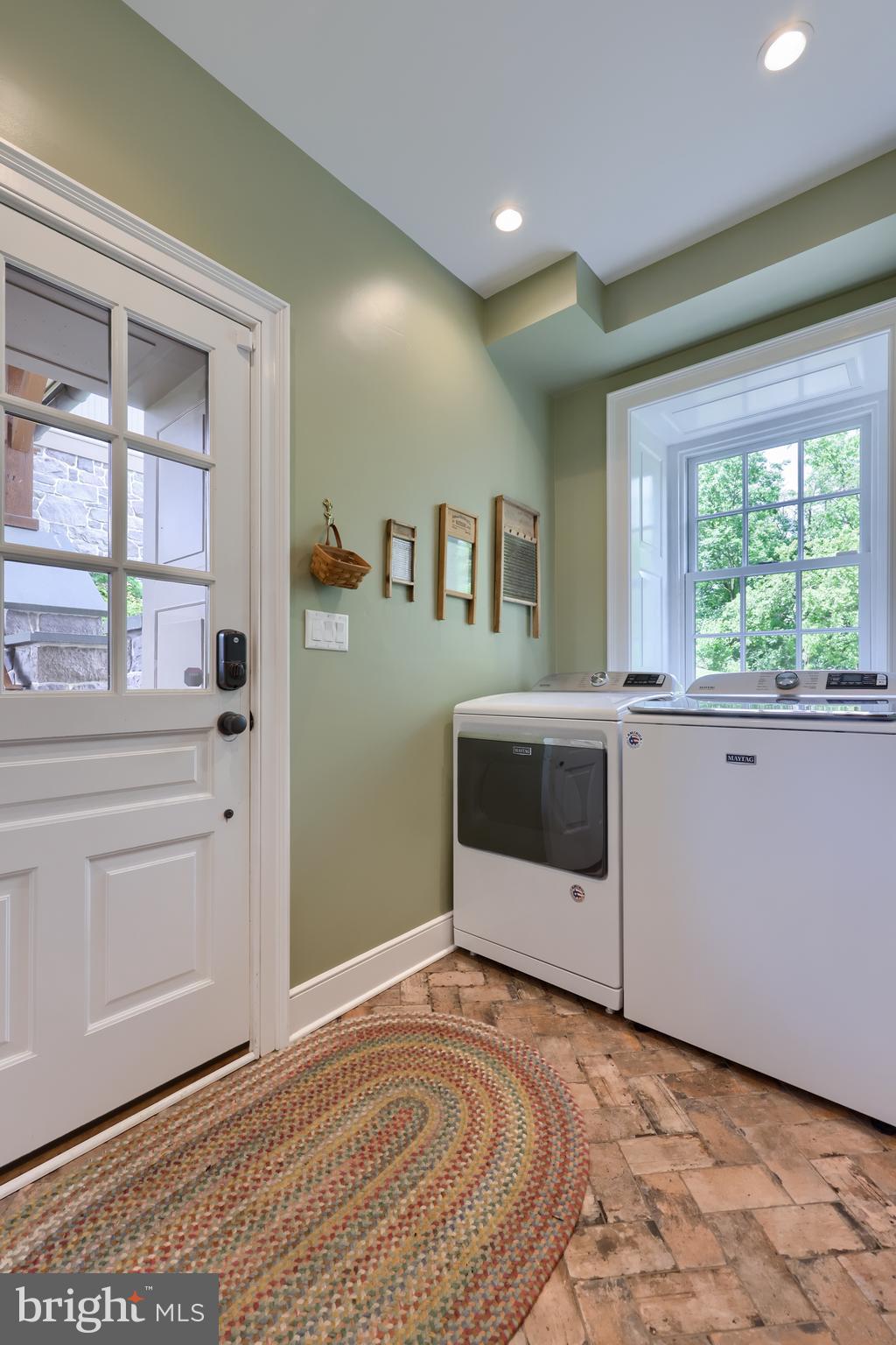 CAERNARVON TWP - Residential