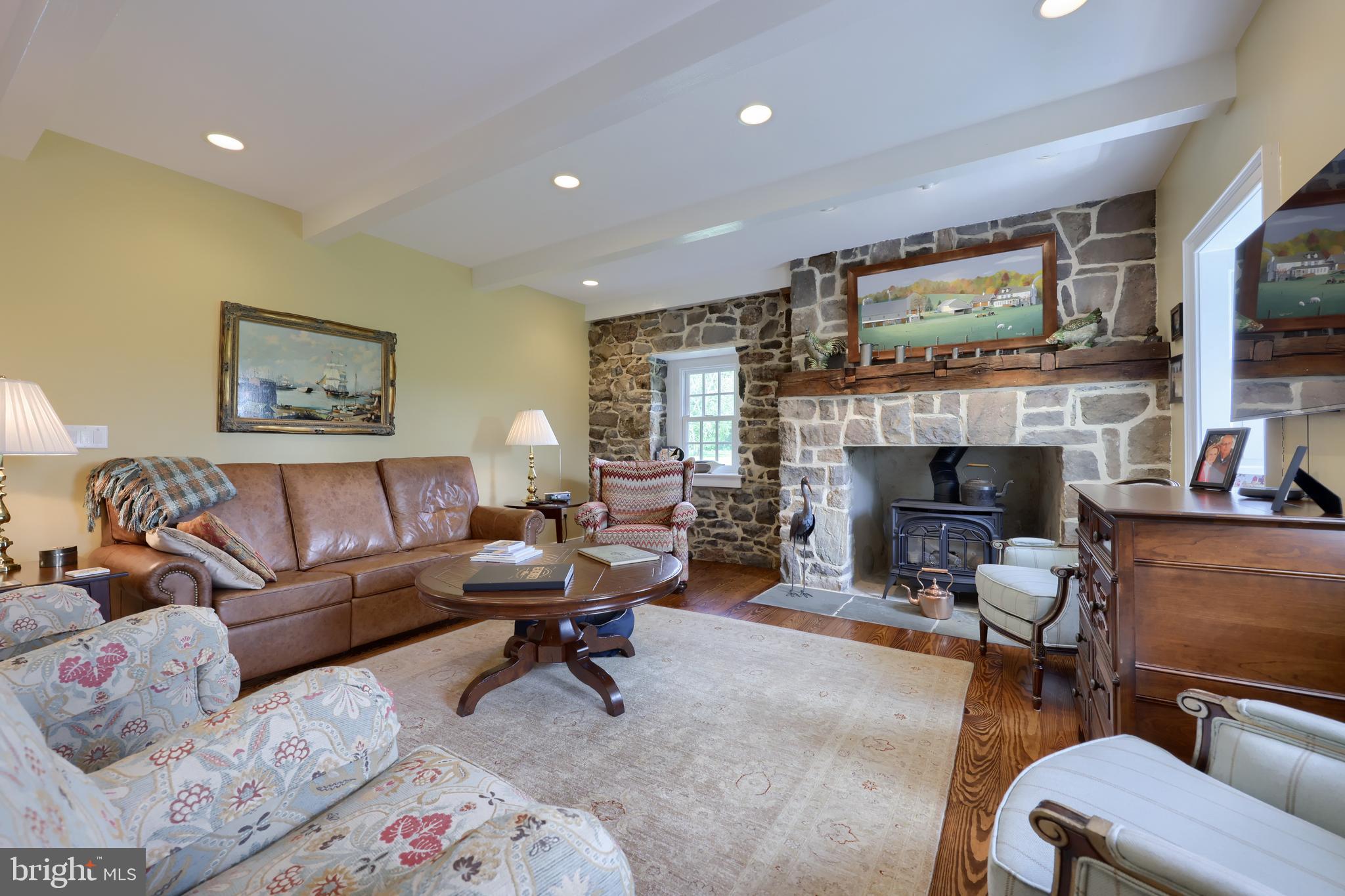 CAERNARVON TWP - Residential