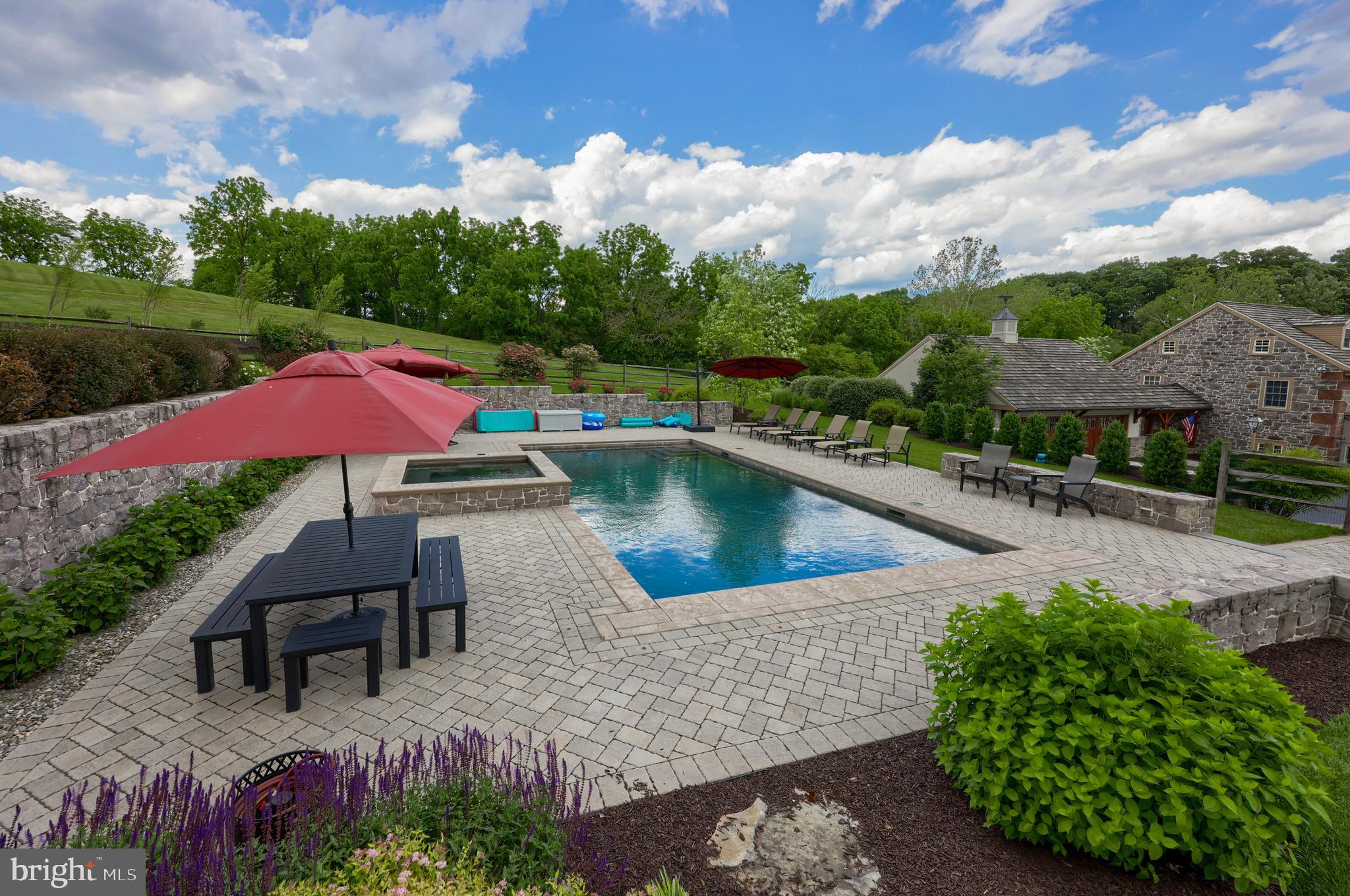 CAERNARVON TWP - Residential