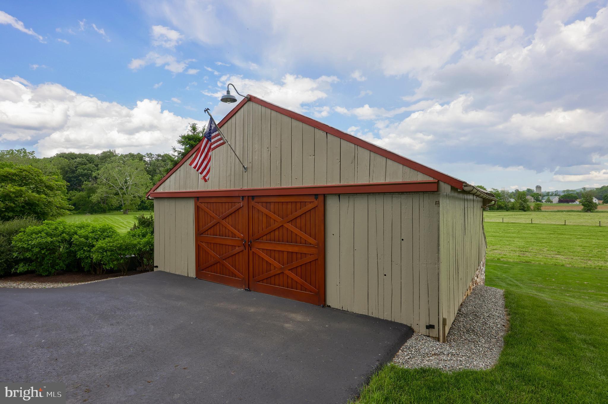 CAERNARVON TWP - Residential