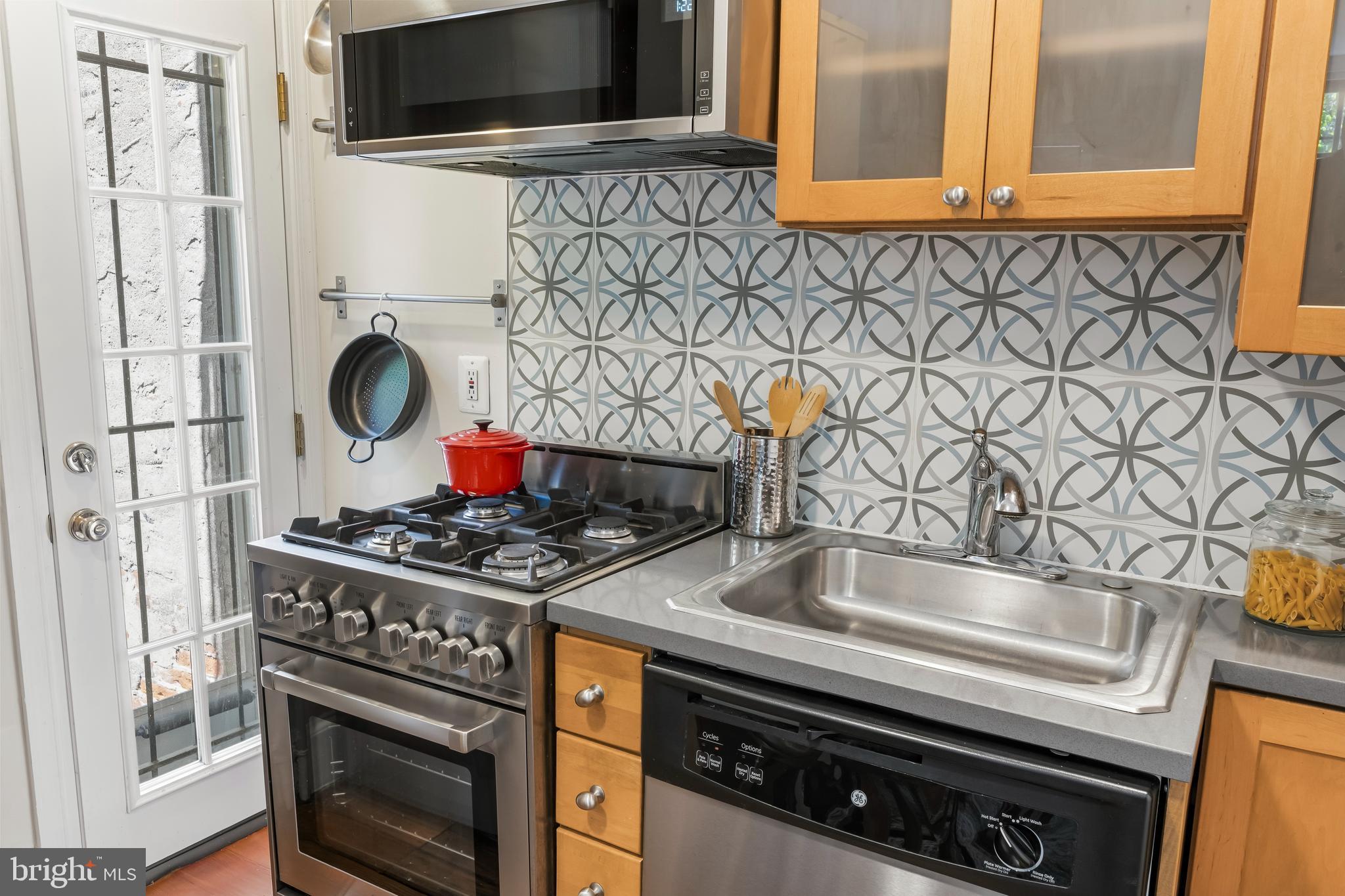 WASHINGTON SQ WEST - Residential