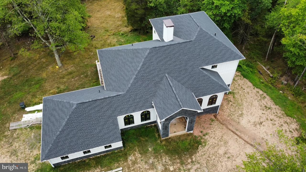 1818 LOWER MOUNTAIN RD