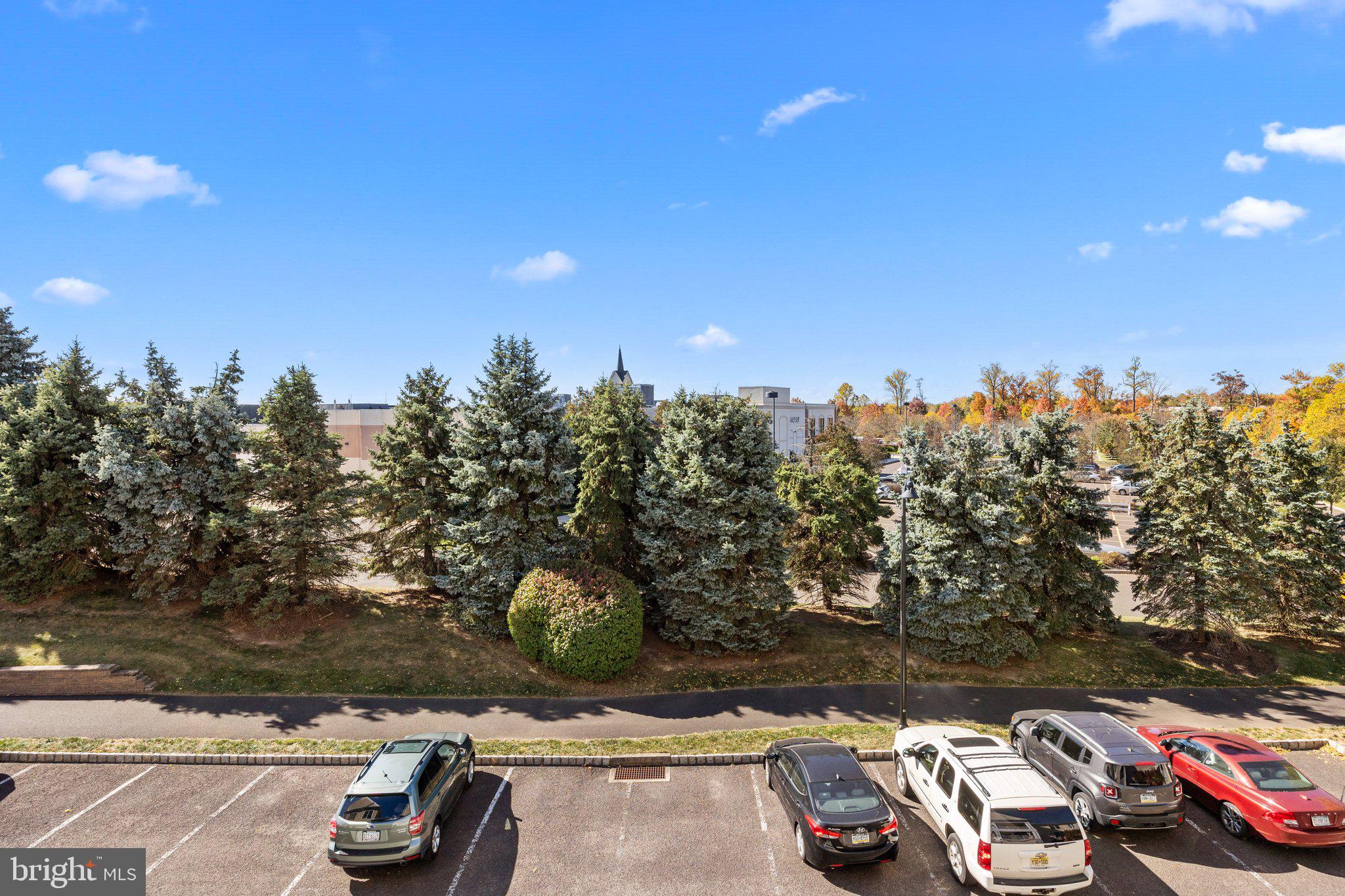 MERIDIAN VALLEY SQ - Residential