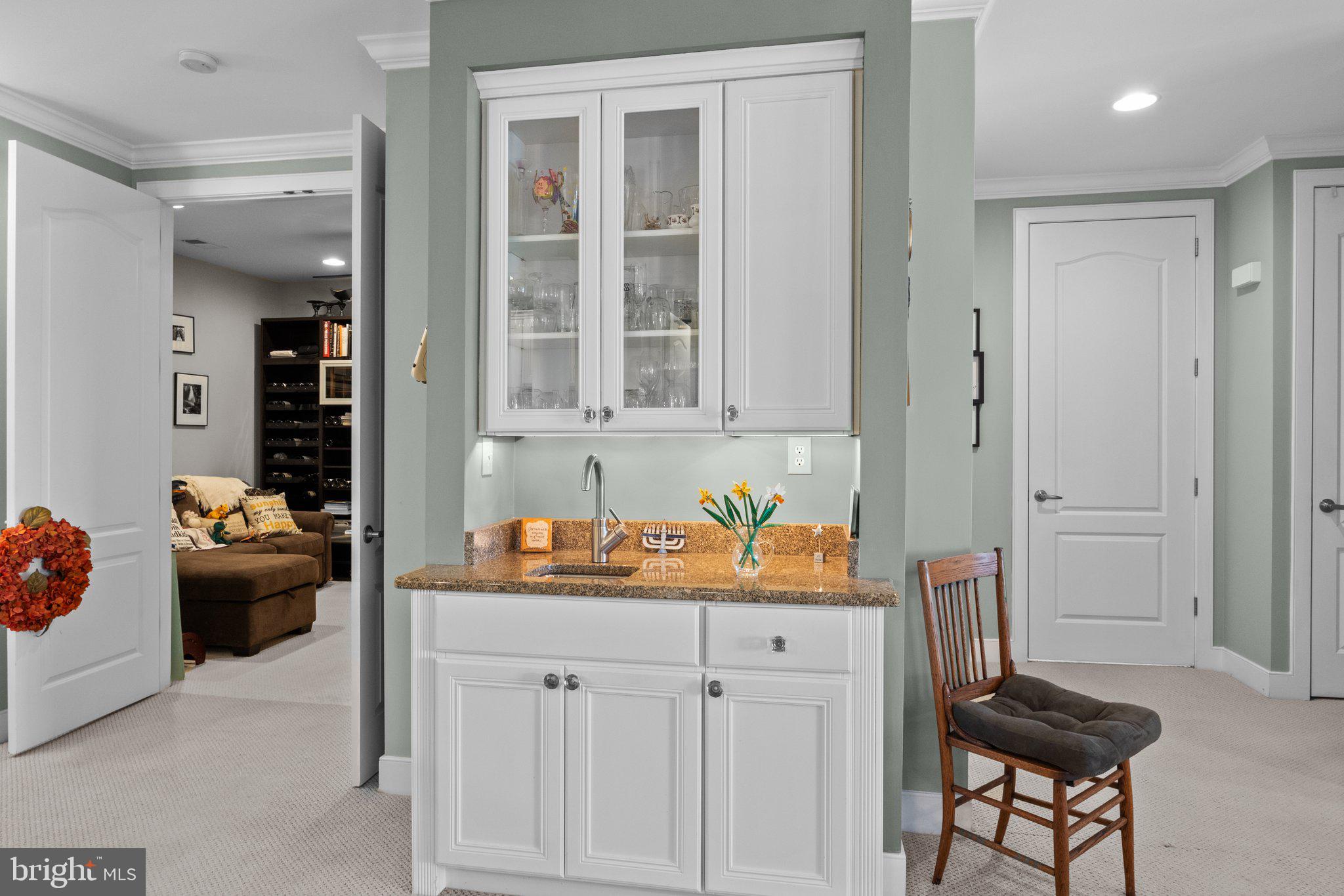 MERIDIAN VALLEY SQ - Residential