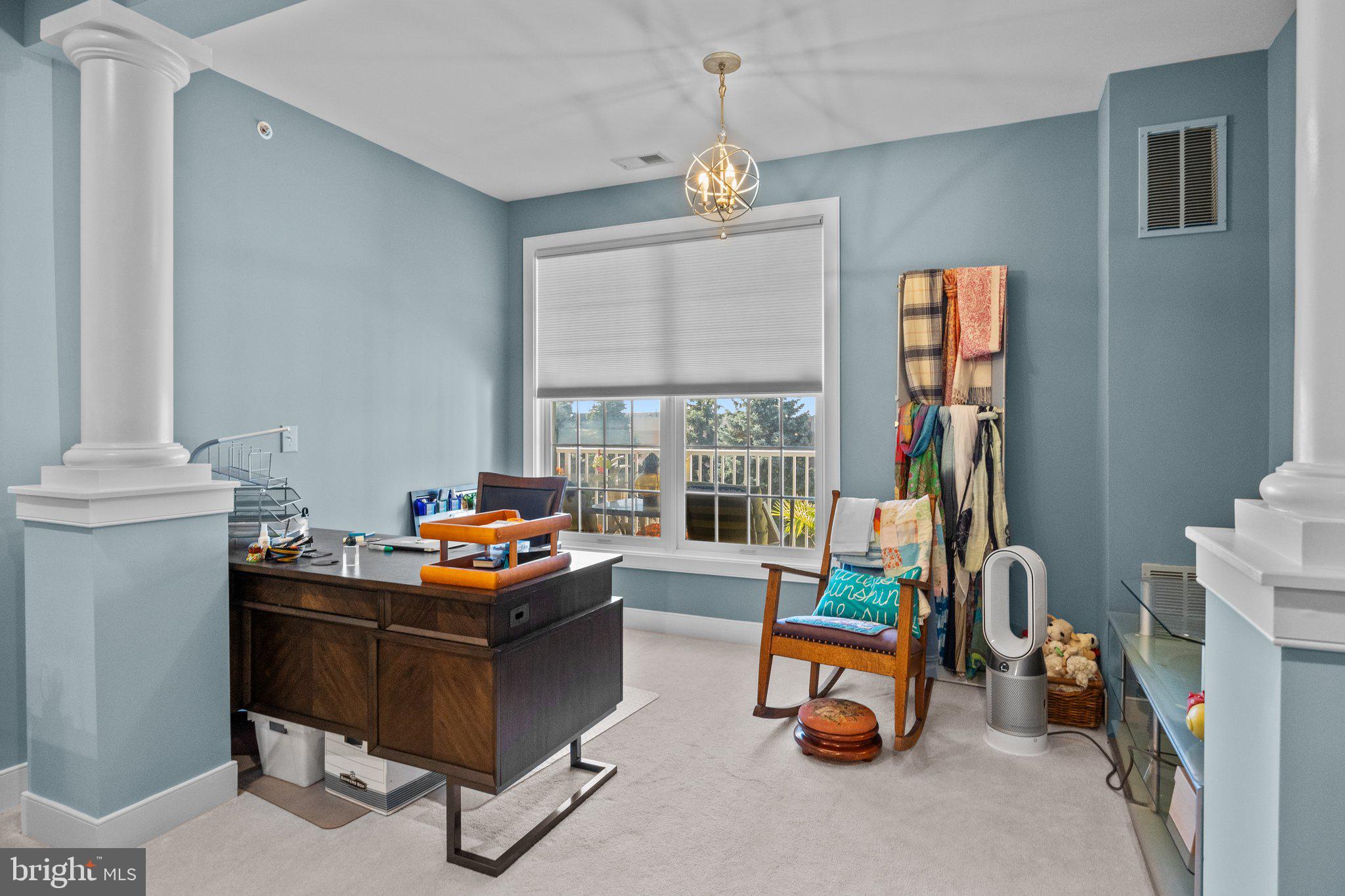 MERIDIAN VALLEY SQ - Residential