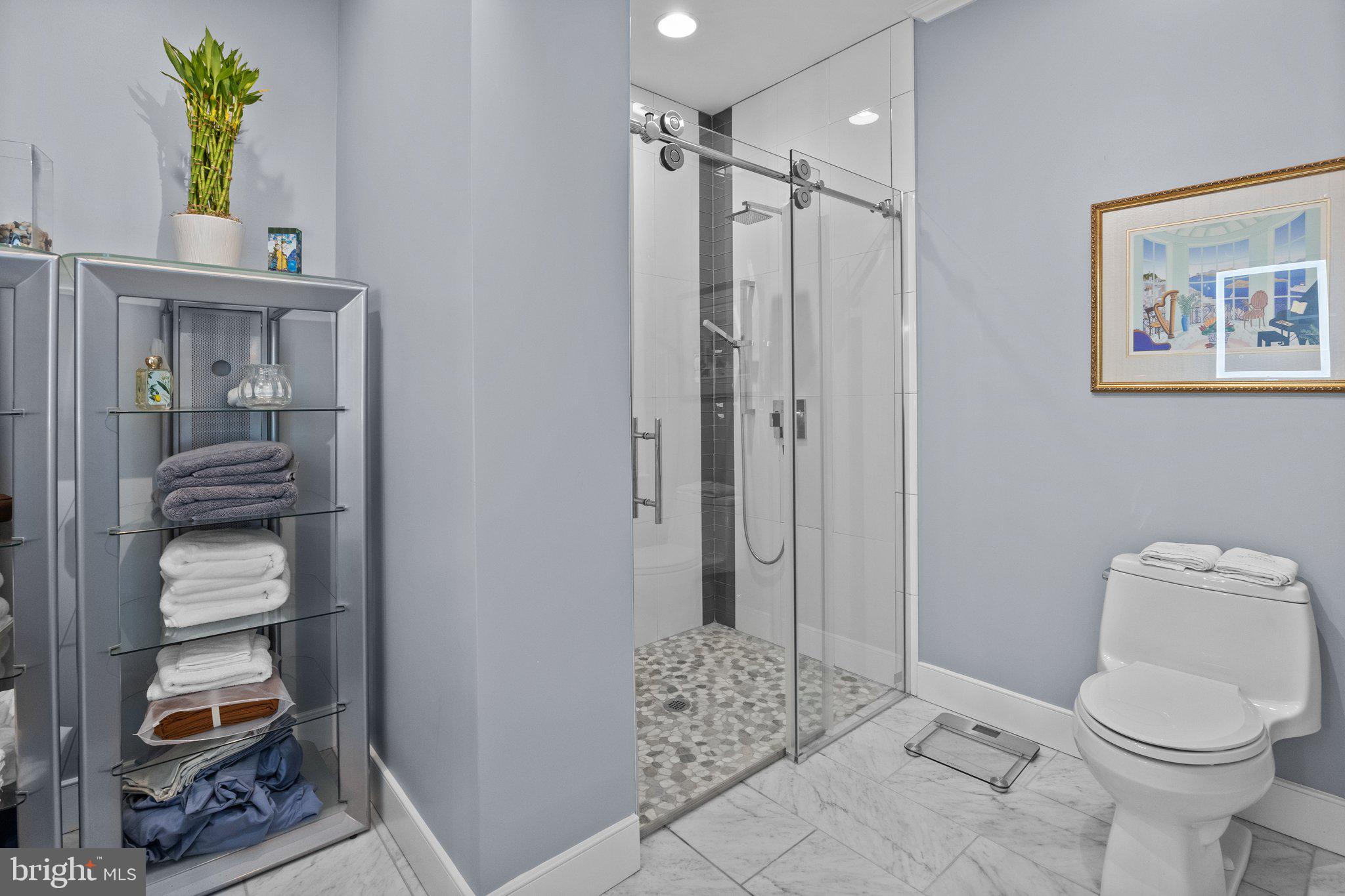 MERIDIAN VALLEY SQ - Residential